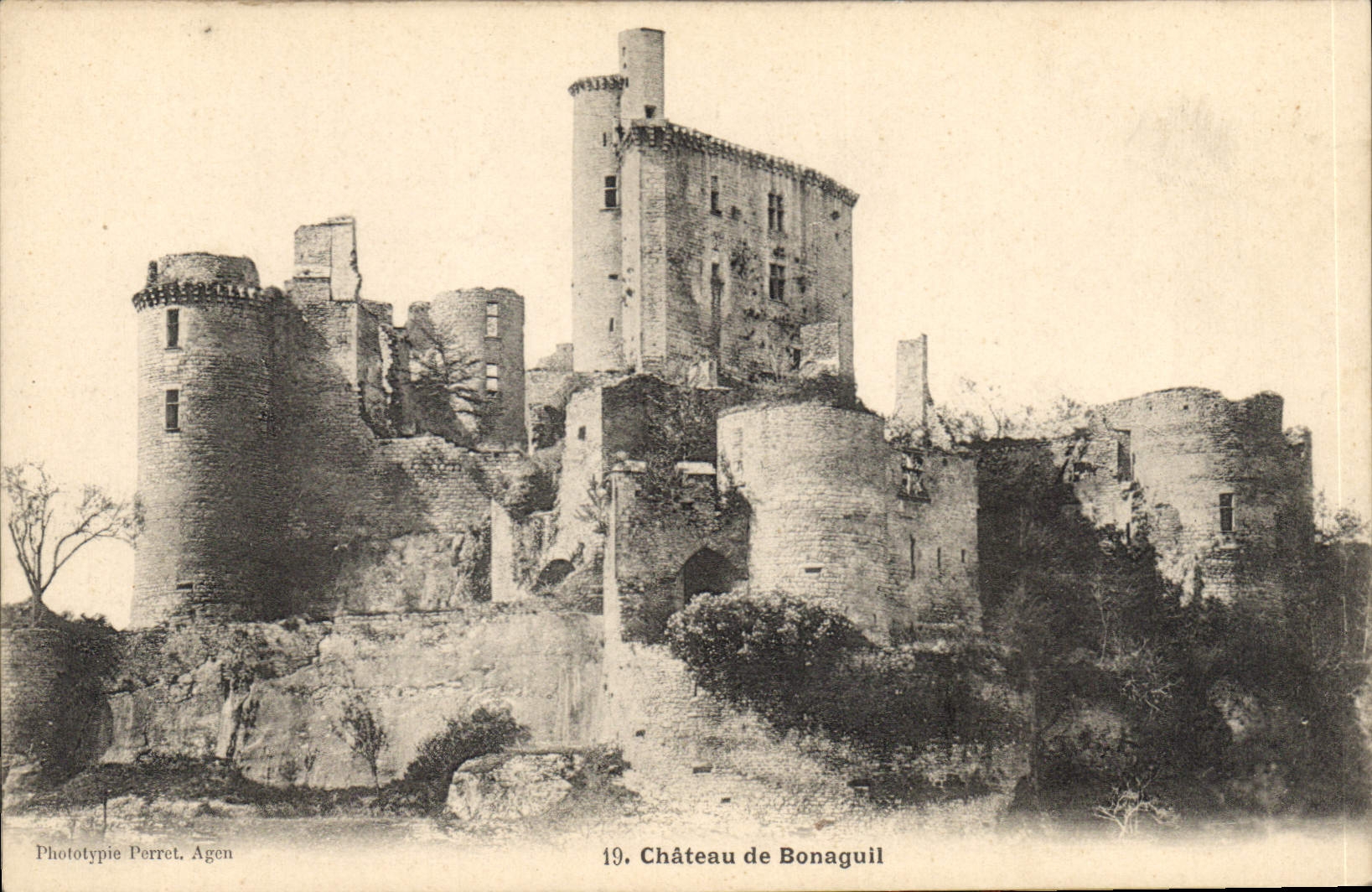 CPA Chateau de Bonaguil 