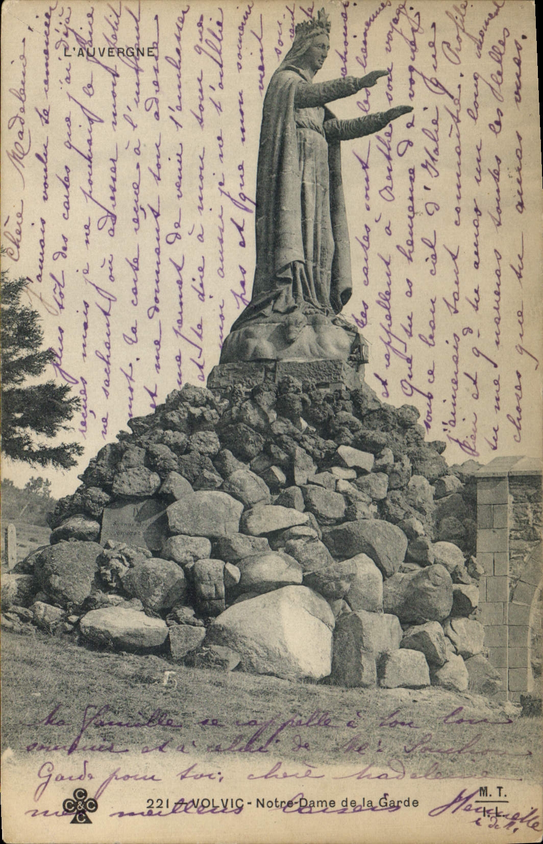 CPA L'Auvergne Volvic Notre Dame de la Garde