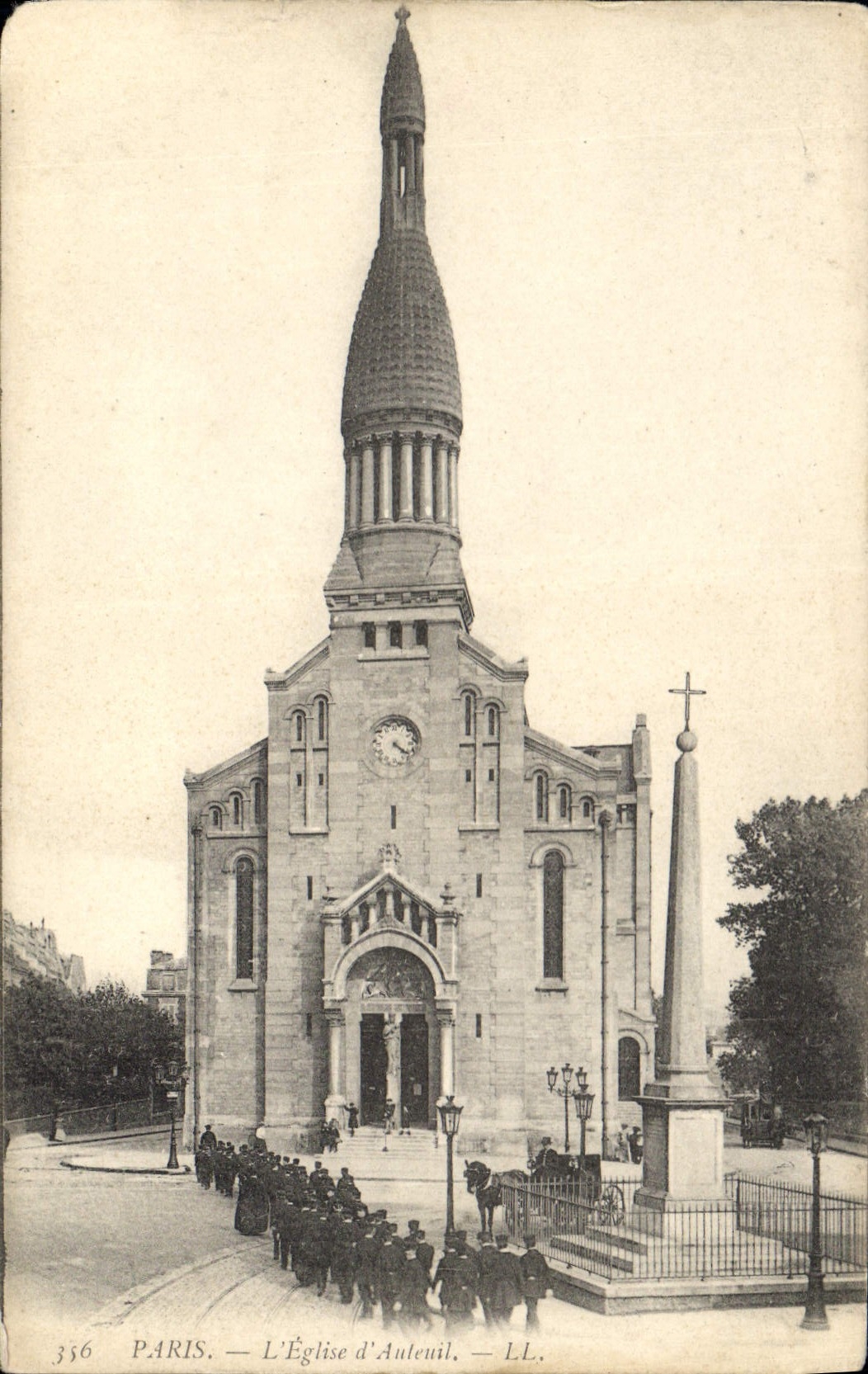 CPA Paris L'Eglise d'Auteuil Militaria