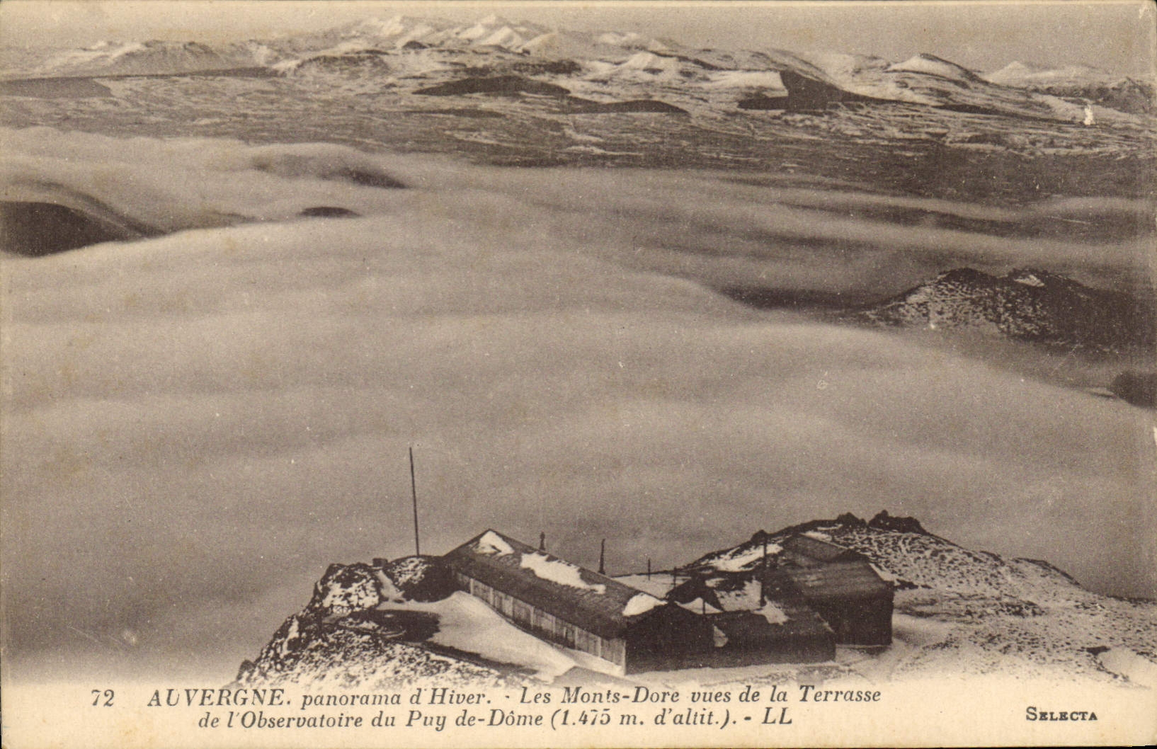 CPA Auvergne panorama d'Hiver Les Monts Dore vues de la Terrasse de l'Observatoire du Puy de Dome