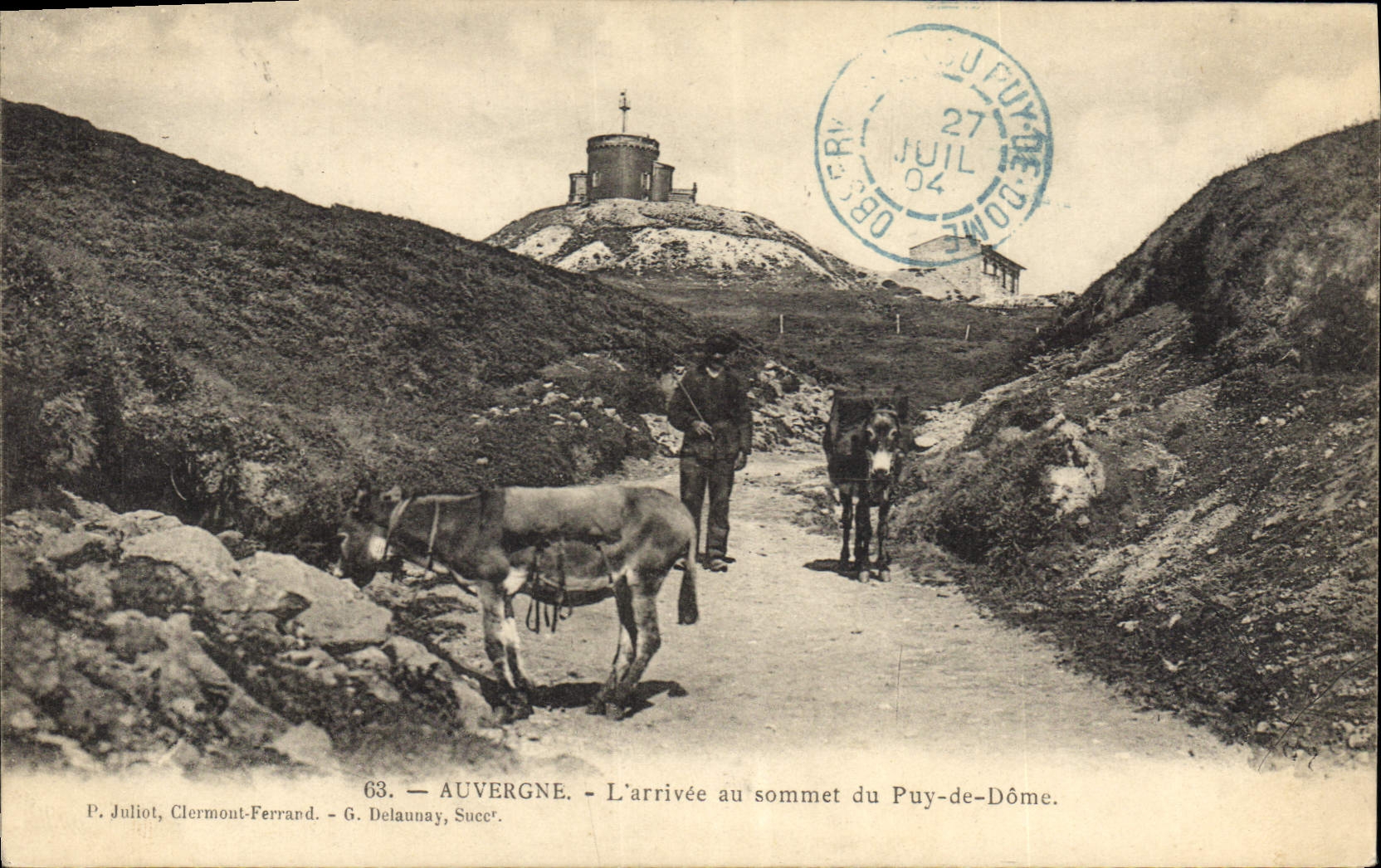 CPA Auvergne L'arrivee au sommet du Puy de Dome Ane Mule