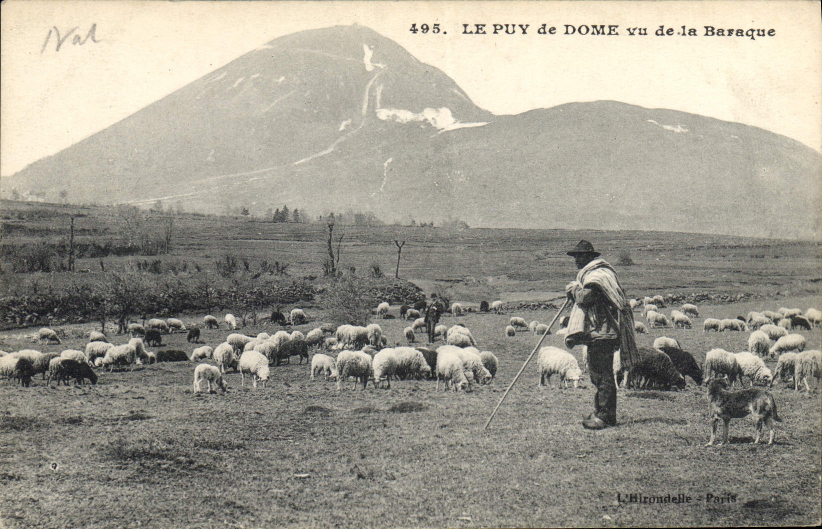 CPA Le Puy de Dome vu de la Baraque Berger Moutons