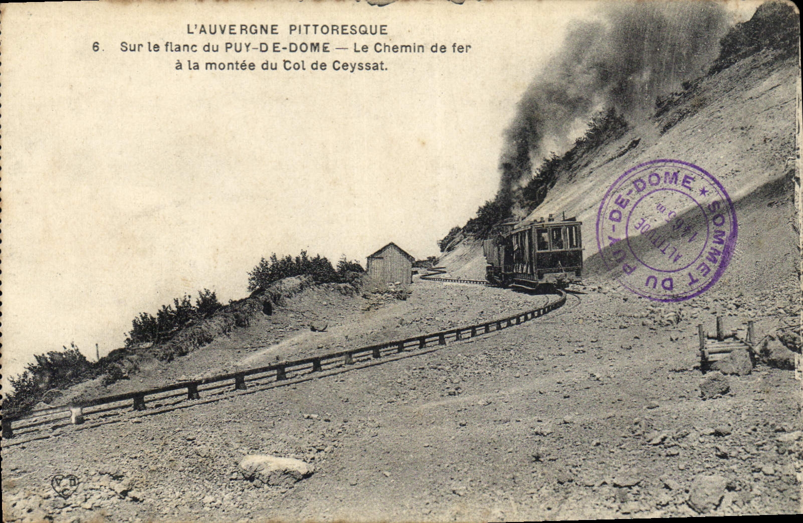 CPA Sur le flanc du Puy de Dome Le Chemin de fer a la montee du Col de Ceyssat Train