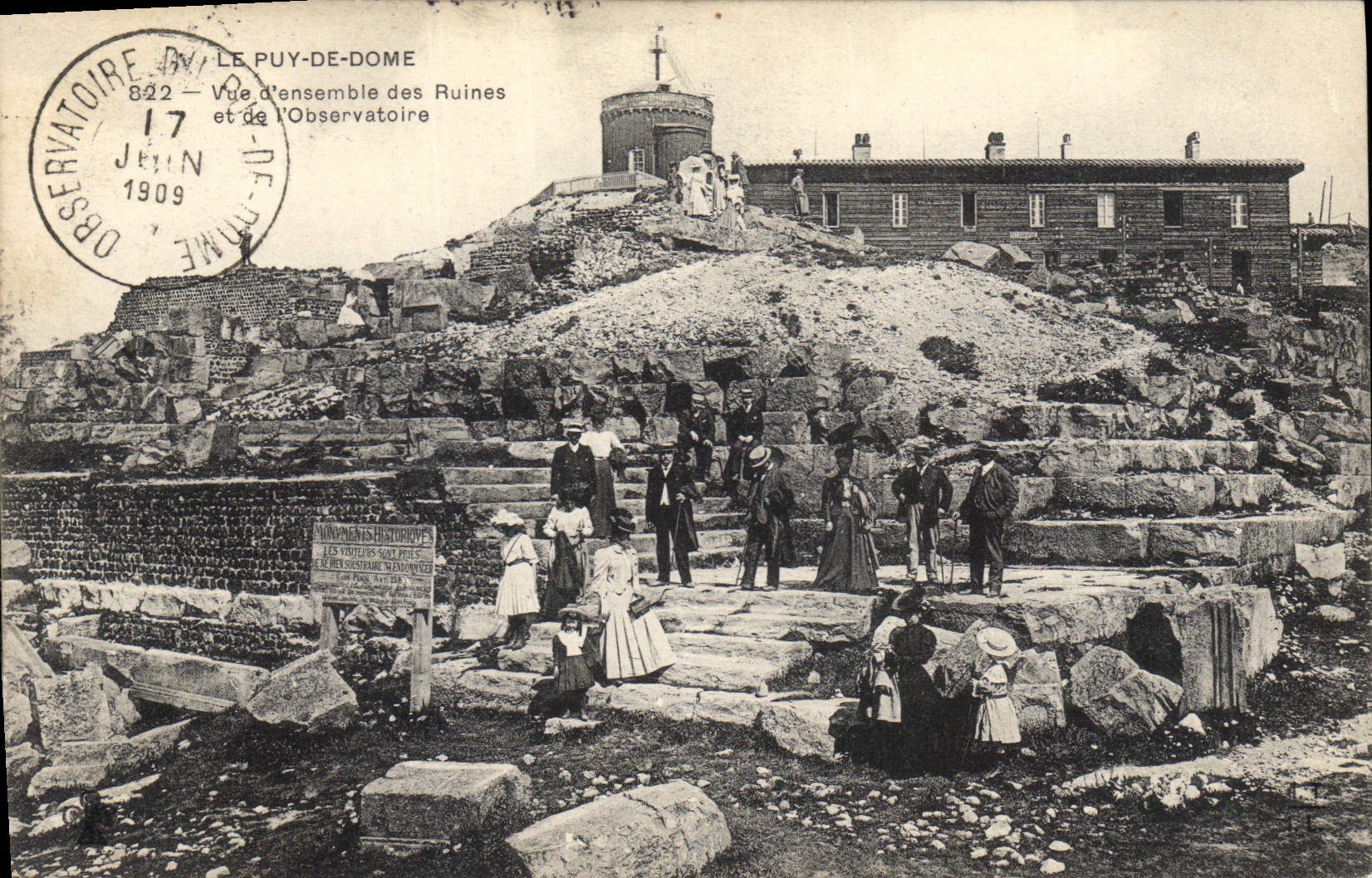 CPA Le Puy de Dome Vue d'ensemble des Ruines et de l'Observatoire 