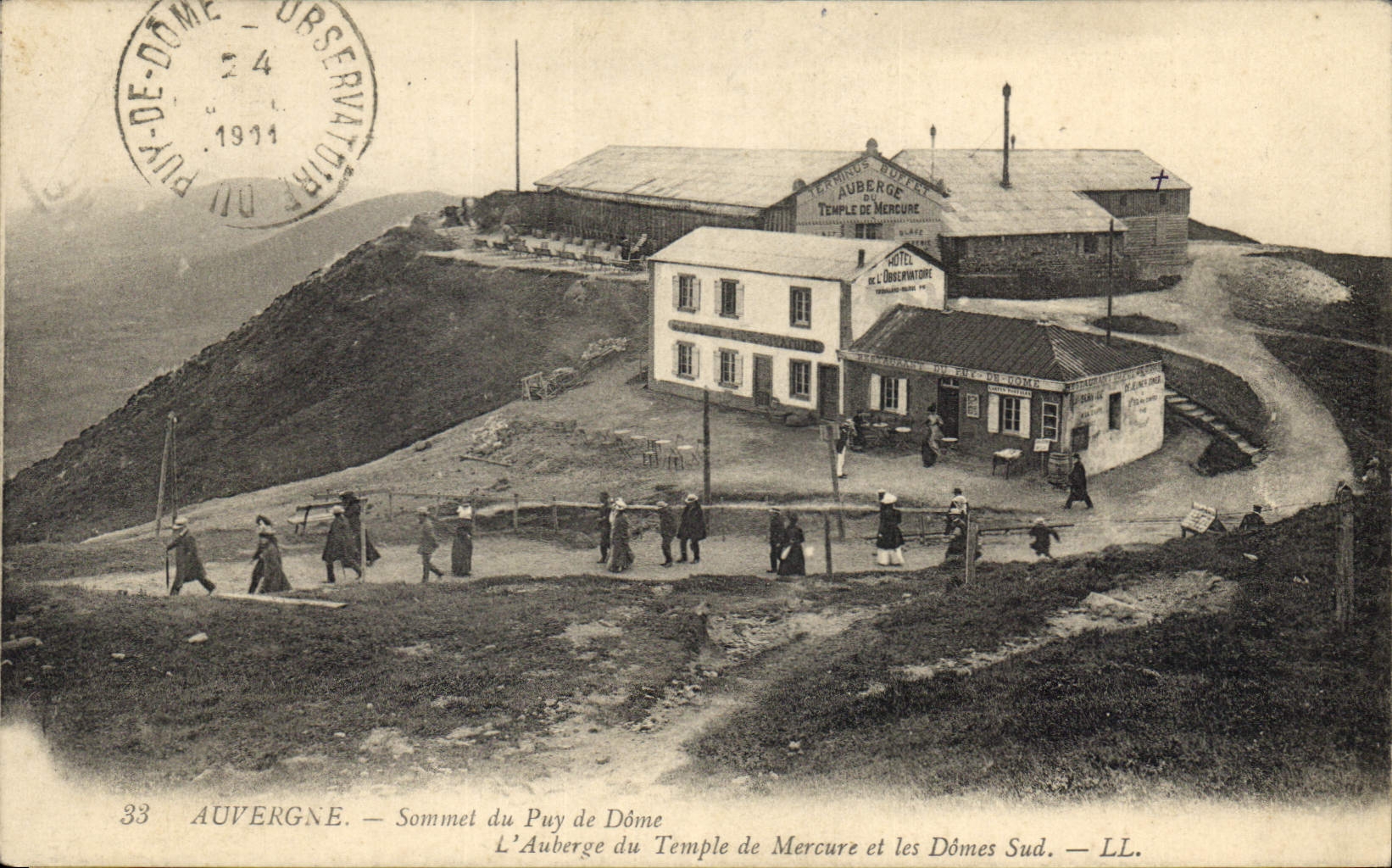 CPA Auvergne Sommet du Puy de Dome L'Auberge du Temple de Mercure et les Domes Sud 