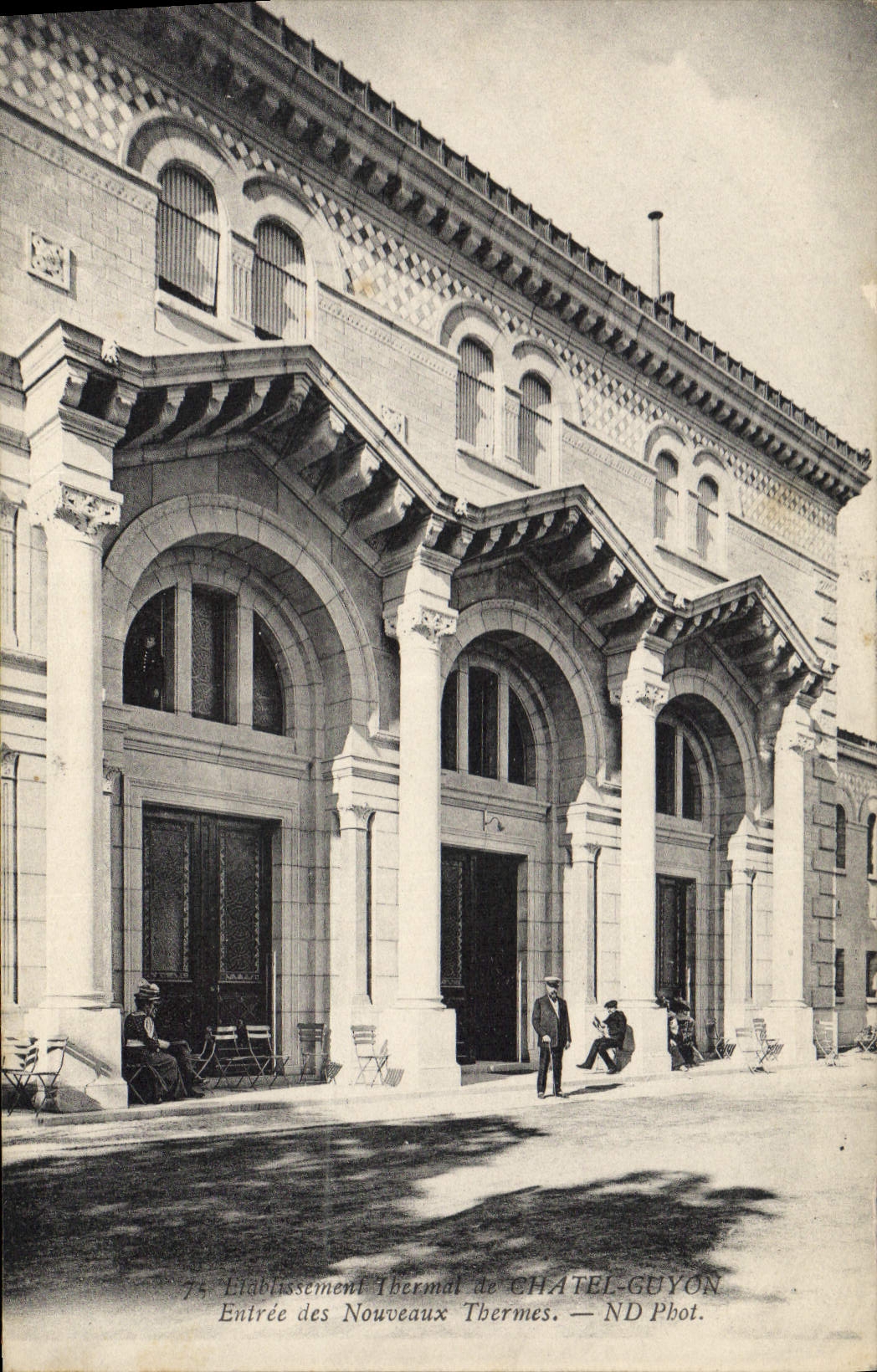 CPA Chatel Guyon Entree des Nouveaux Thermes