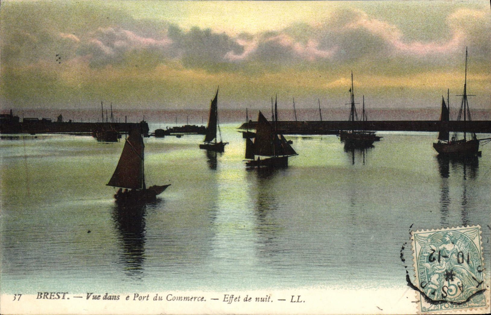 CPA Brest Vue dans a Port du Commerce Effet de nuit Bateaux
