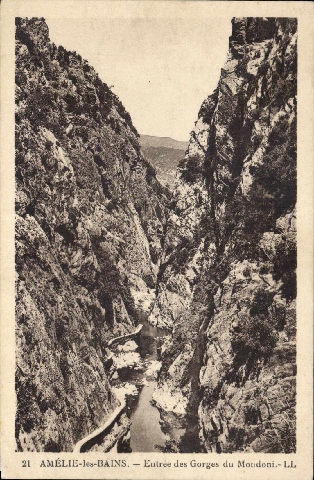CPA Amelie les Bains Entree des Gorges du Mondoni