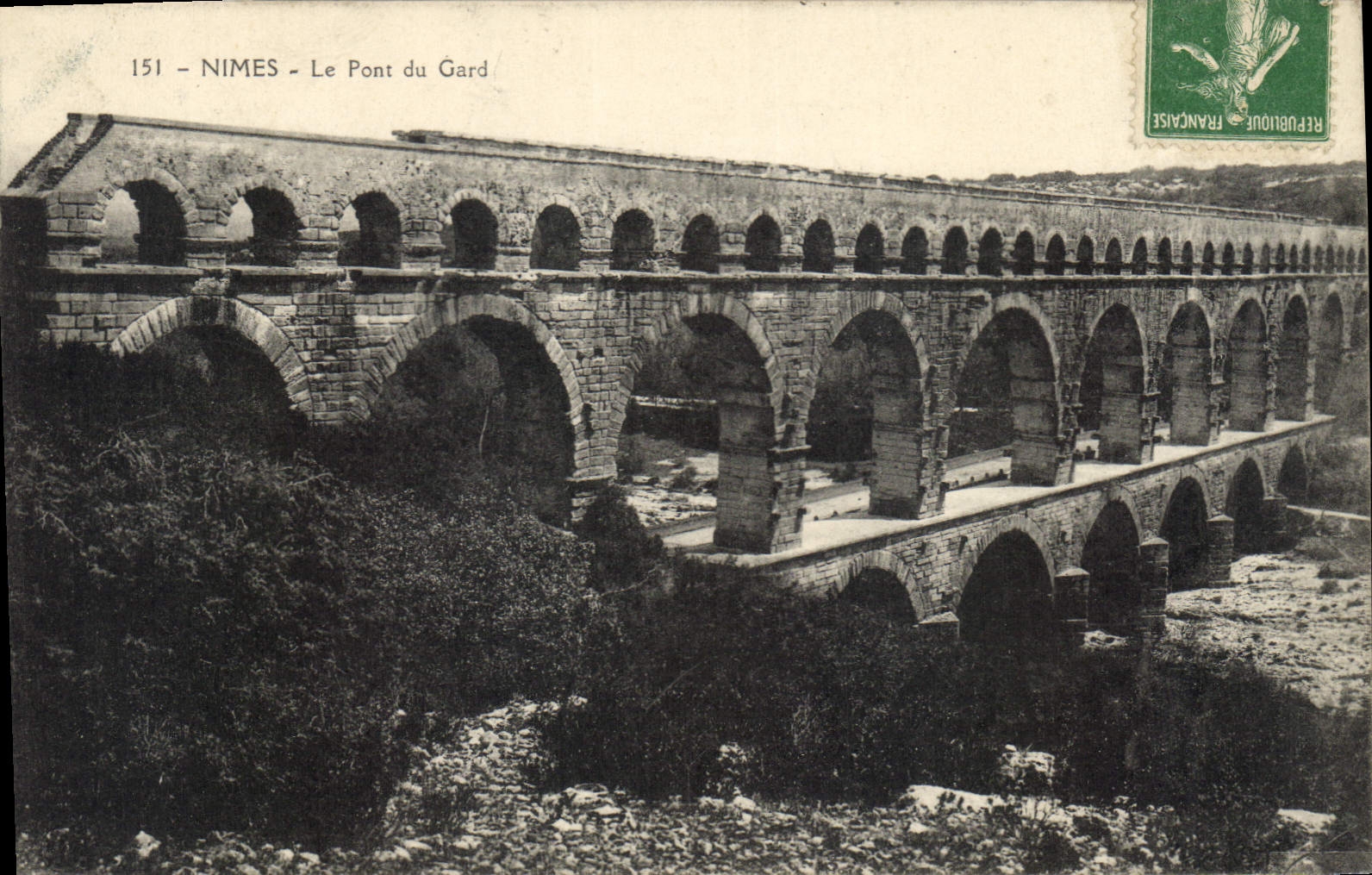 CPA Nimes Le Pont du Gard 