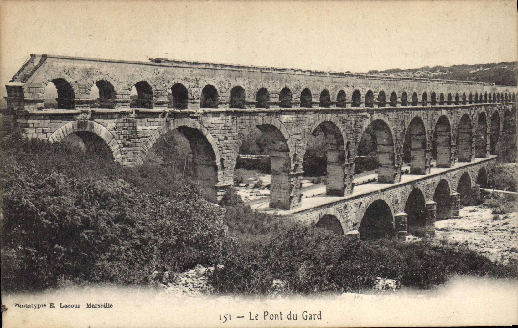 CPA Le Pont du Gard 