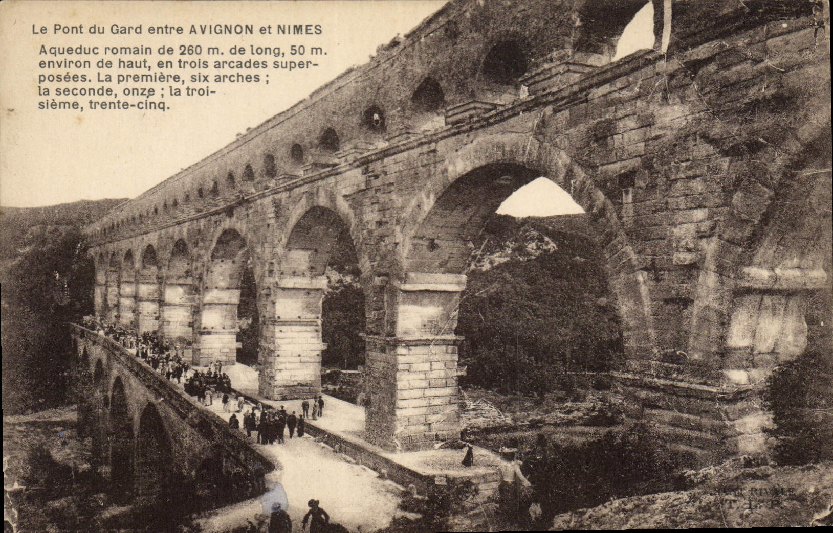 CPA Le Pont du Gard entre Avignon et Nimes