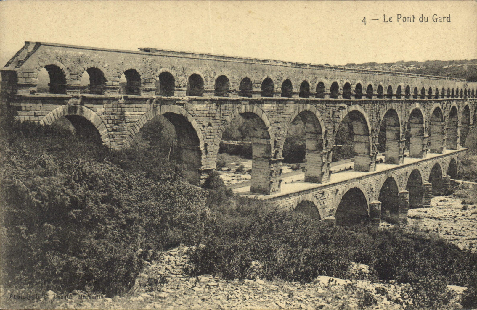 CPA Le Pont du Gard 