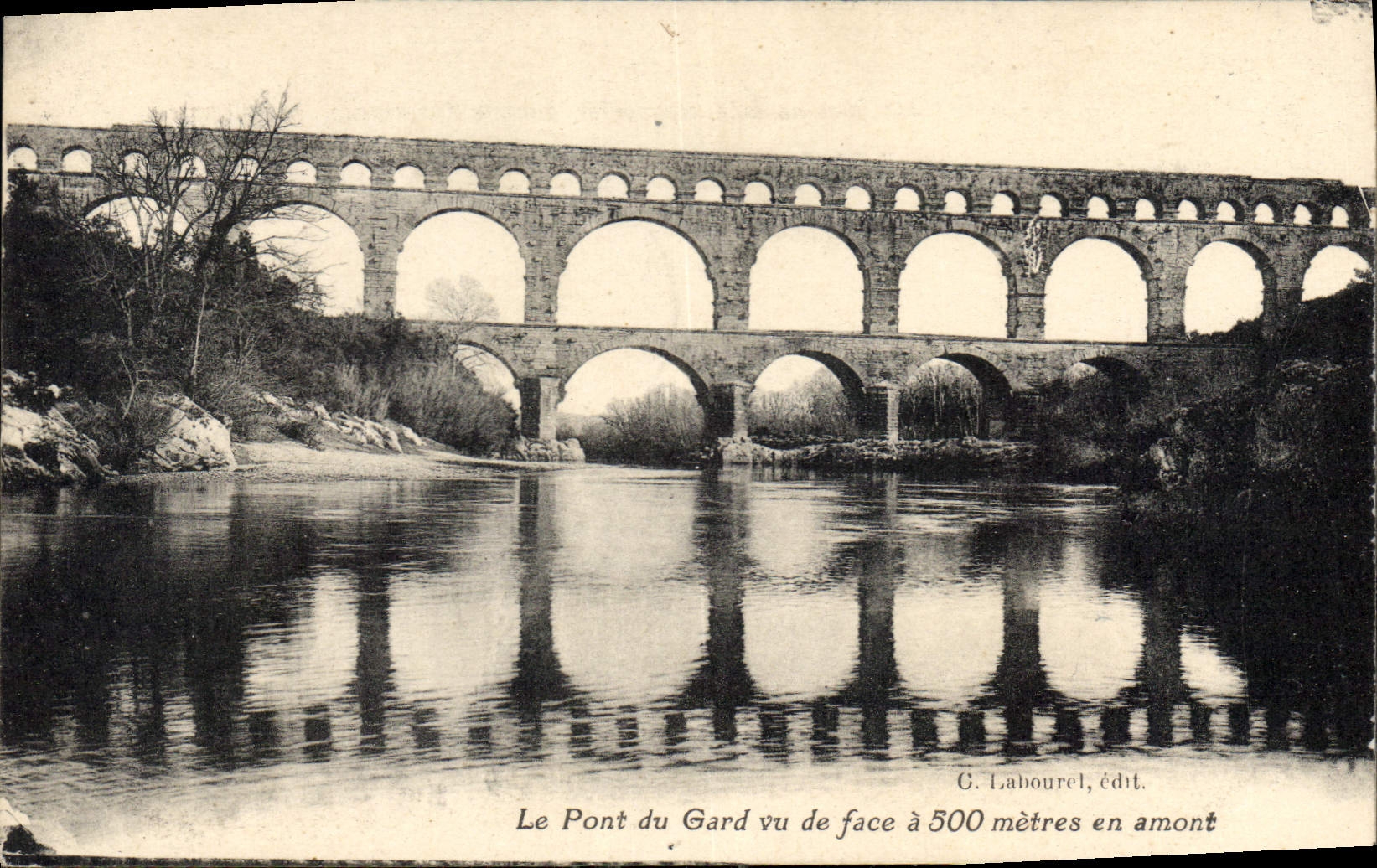 CPA Le Pont du Gard vu de face 