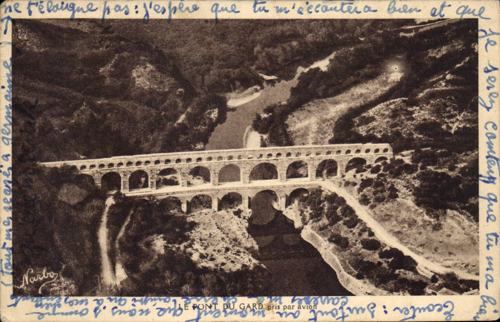CPA Le Pont du Gard pris par avion 