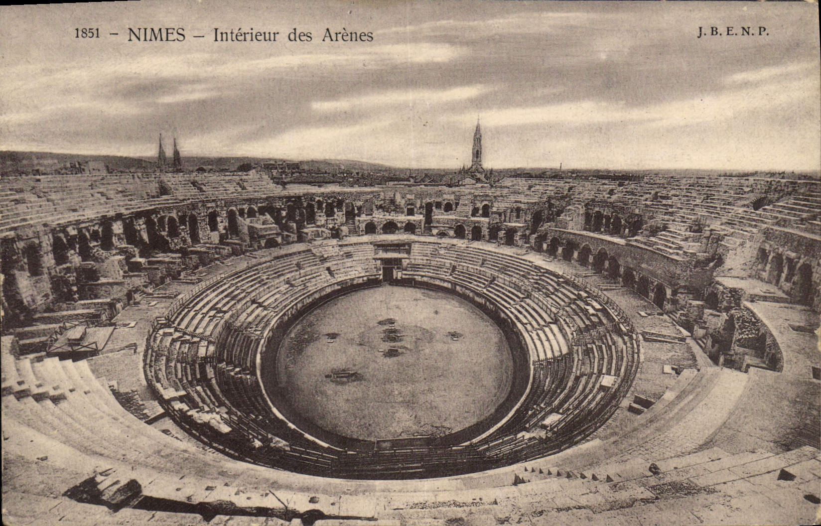 CPA Nimes Interieur des Arenes 