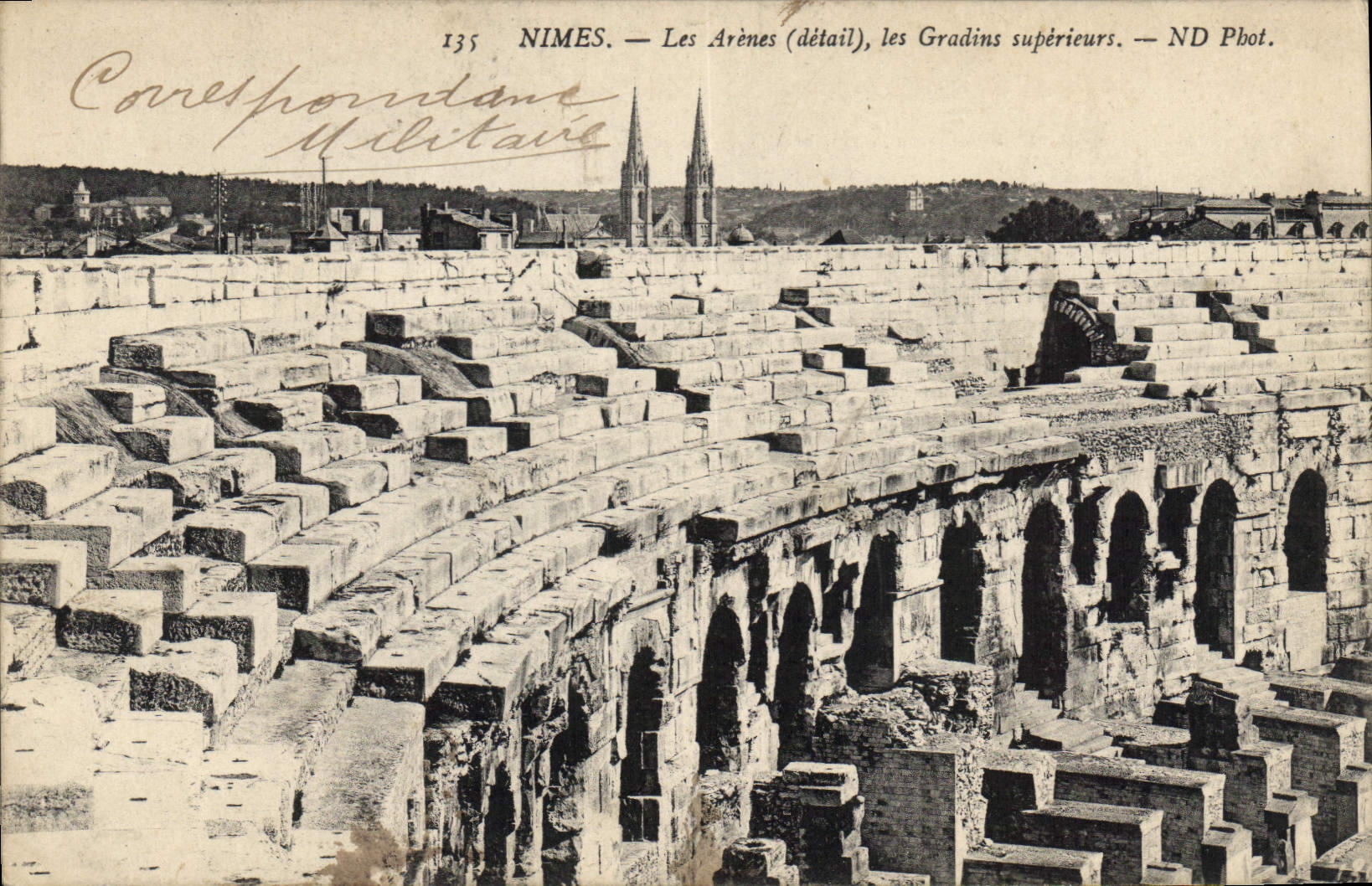 CPA Nimes Les Arenes detail les Gradins superieurs 