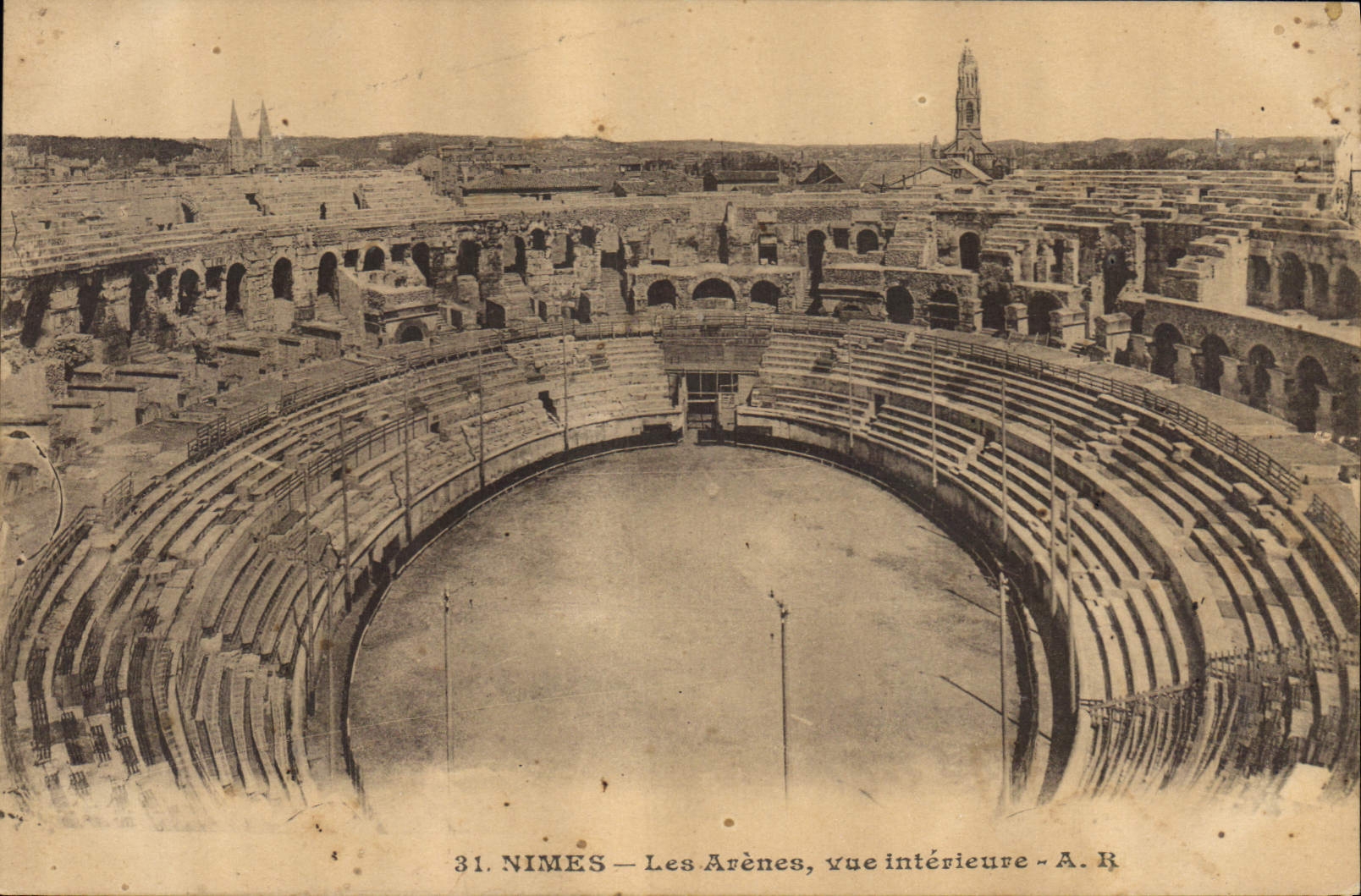 CPA Nimes Les Arenes vue interieure 
