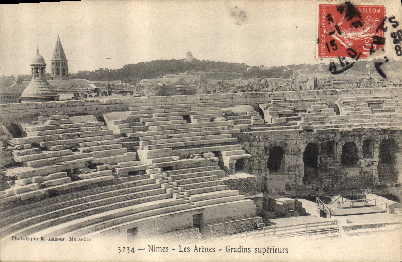 CPA Nimes Les Arenes Gradins superieurs 