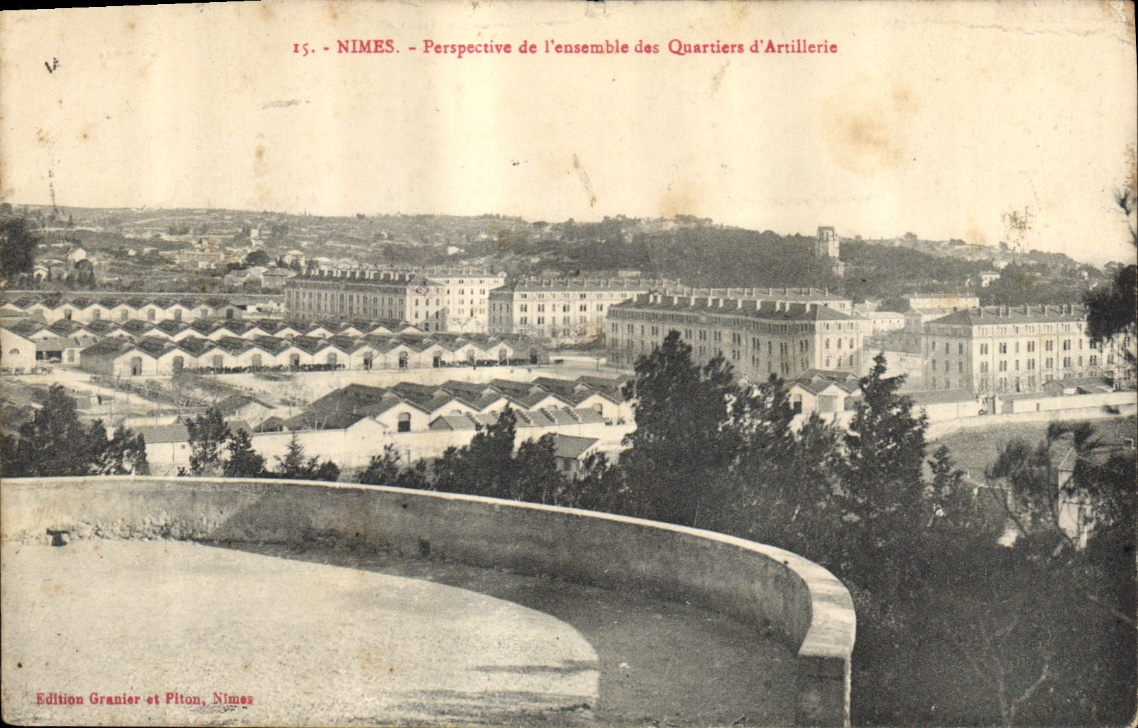 CPA Nimes Perspective de l'ensemble des Quartiers d'Artilleries 