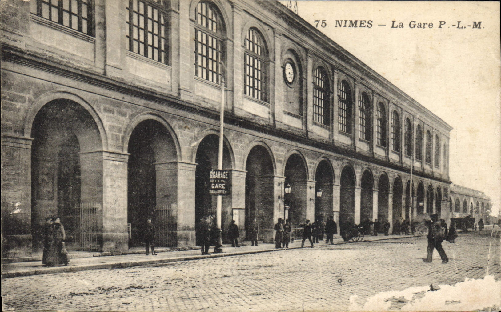 CPA Nimes La Gare PLM 