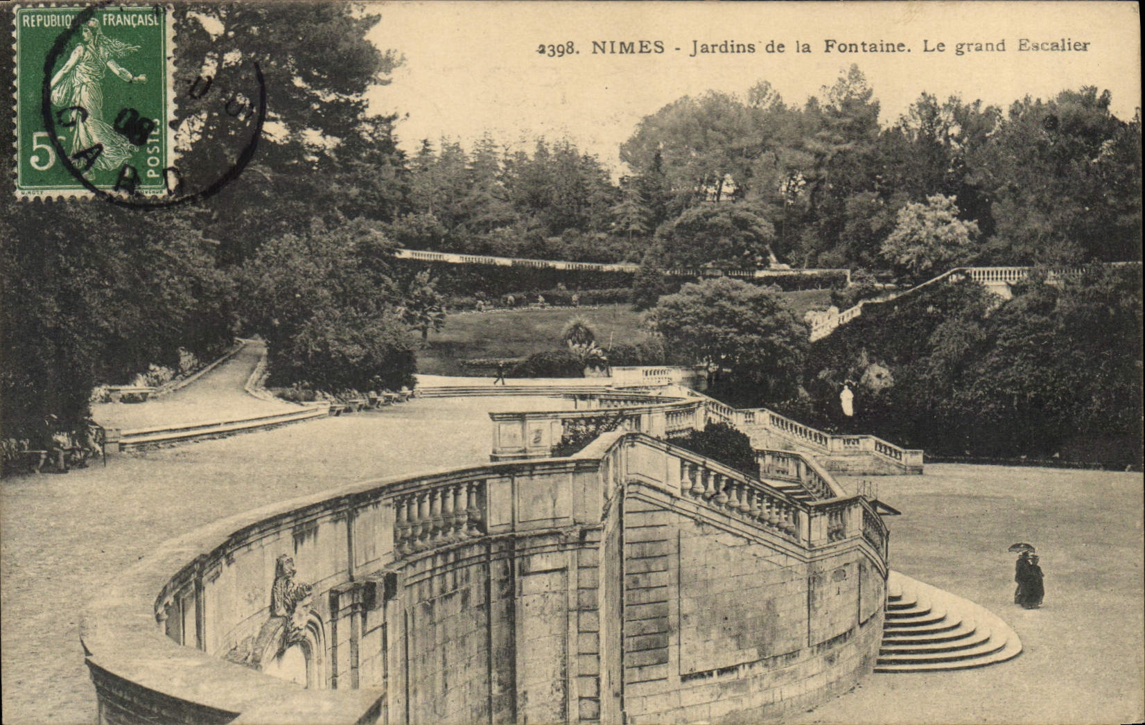 CPA Nimes Jardins de la Fontaine Le grand Escalier 