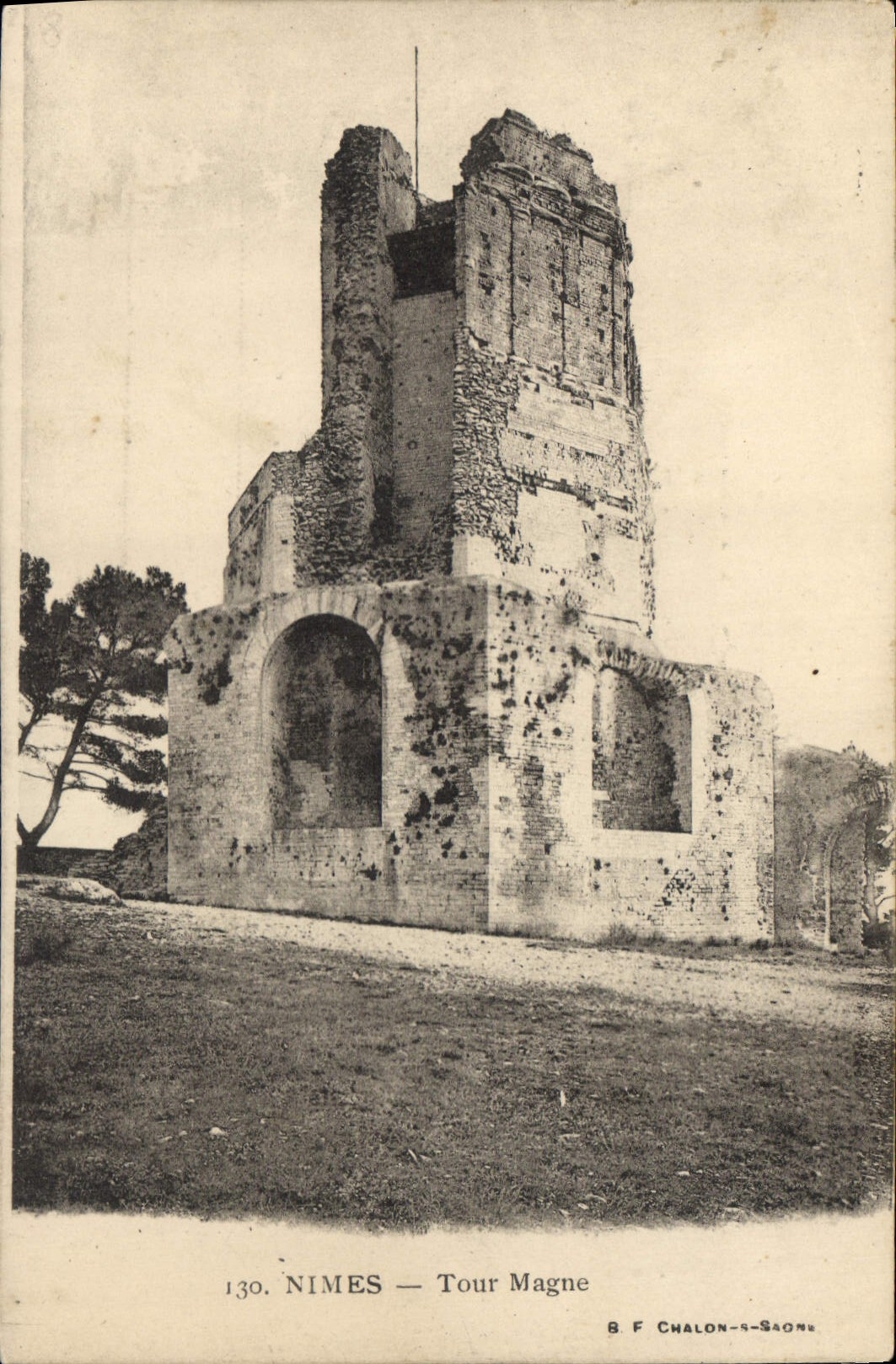CPA Nimes Tour Magne 