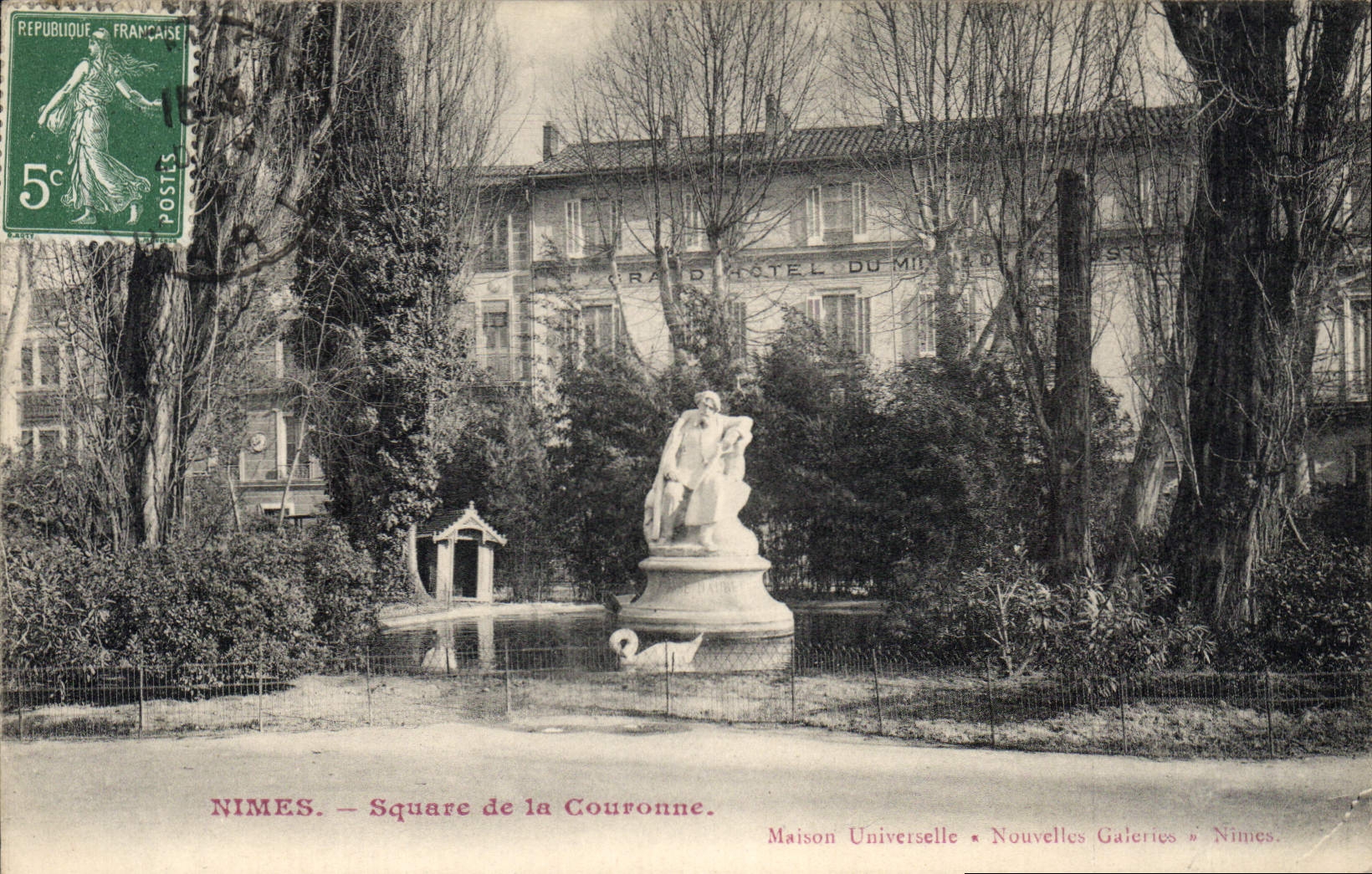 CPA Nimes Square de la Couronne 