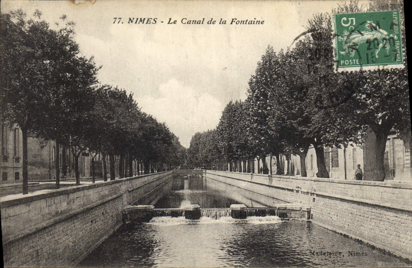 CPA Nimes Le Canal de la Fontaine 