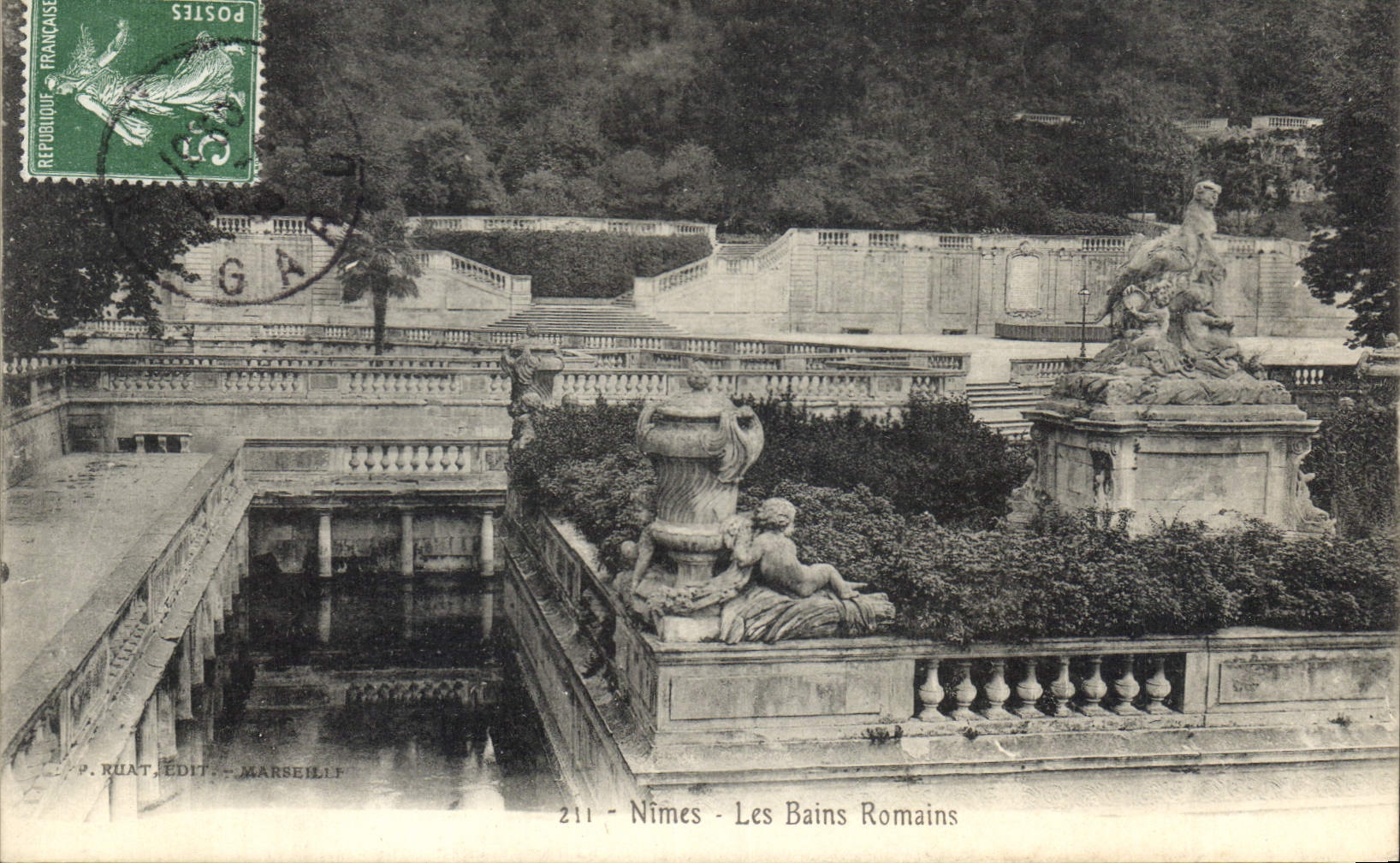 CPA Nimes Les Bains Romains 
