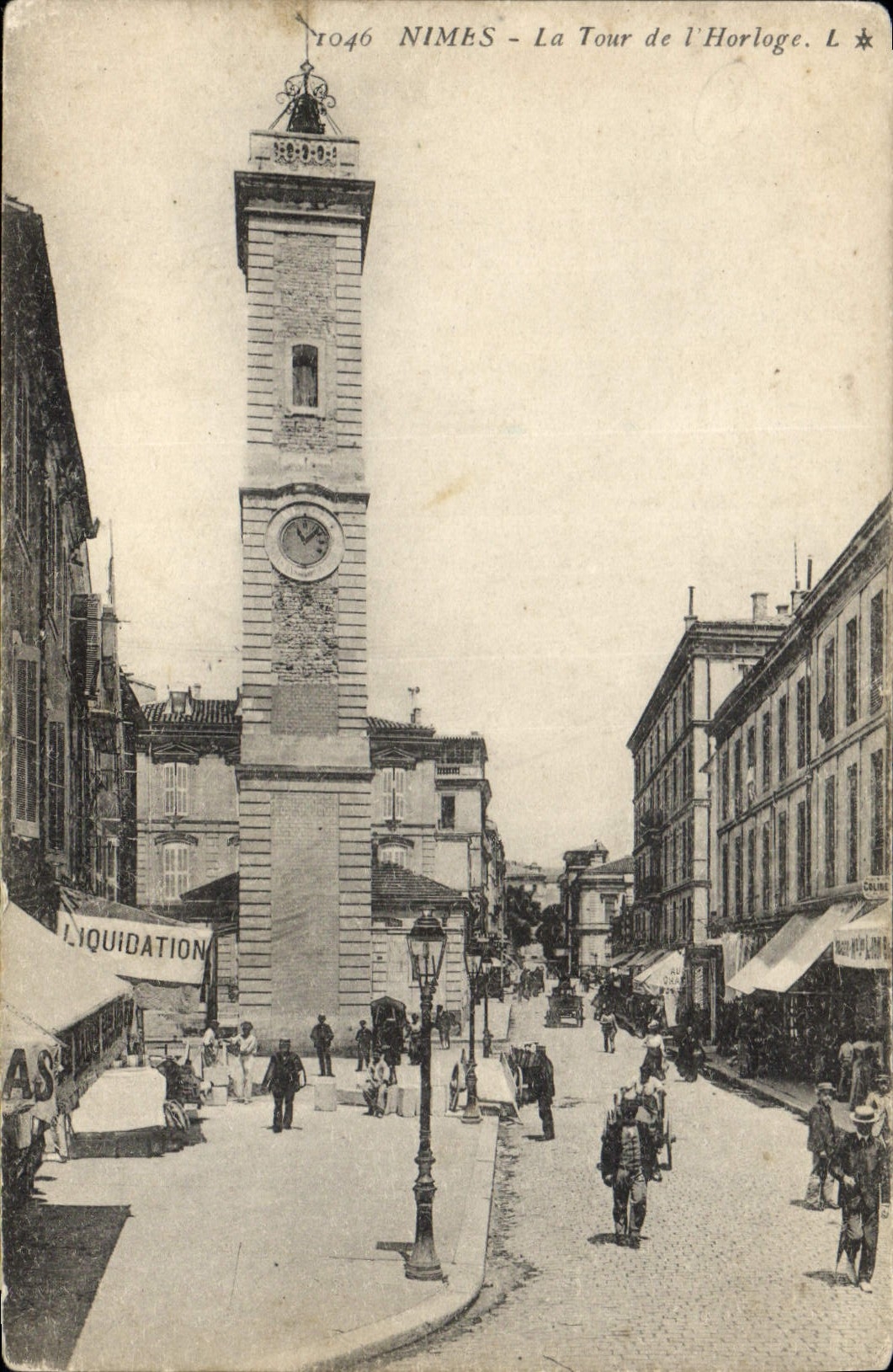 CPA Nimes La Tour de l'Horloge 