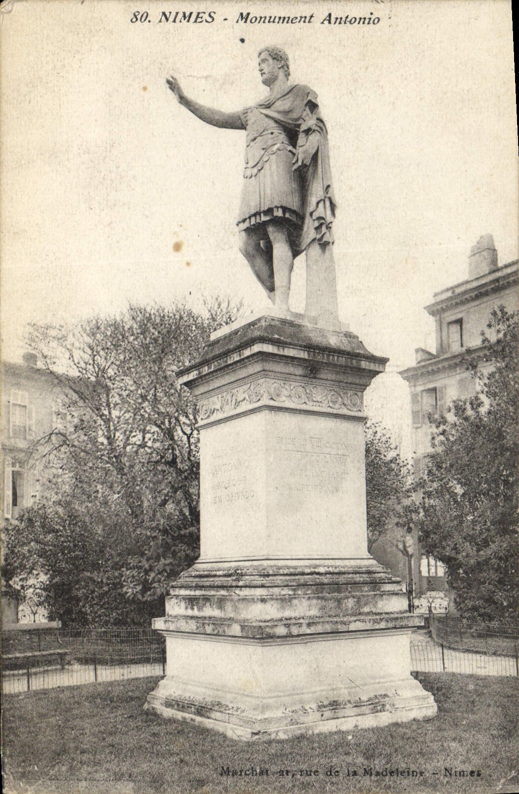 CPA Nimes Monument Antonio 