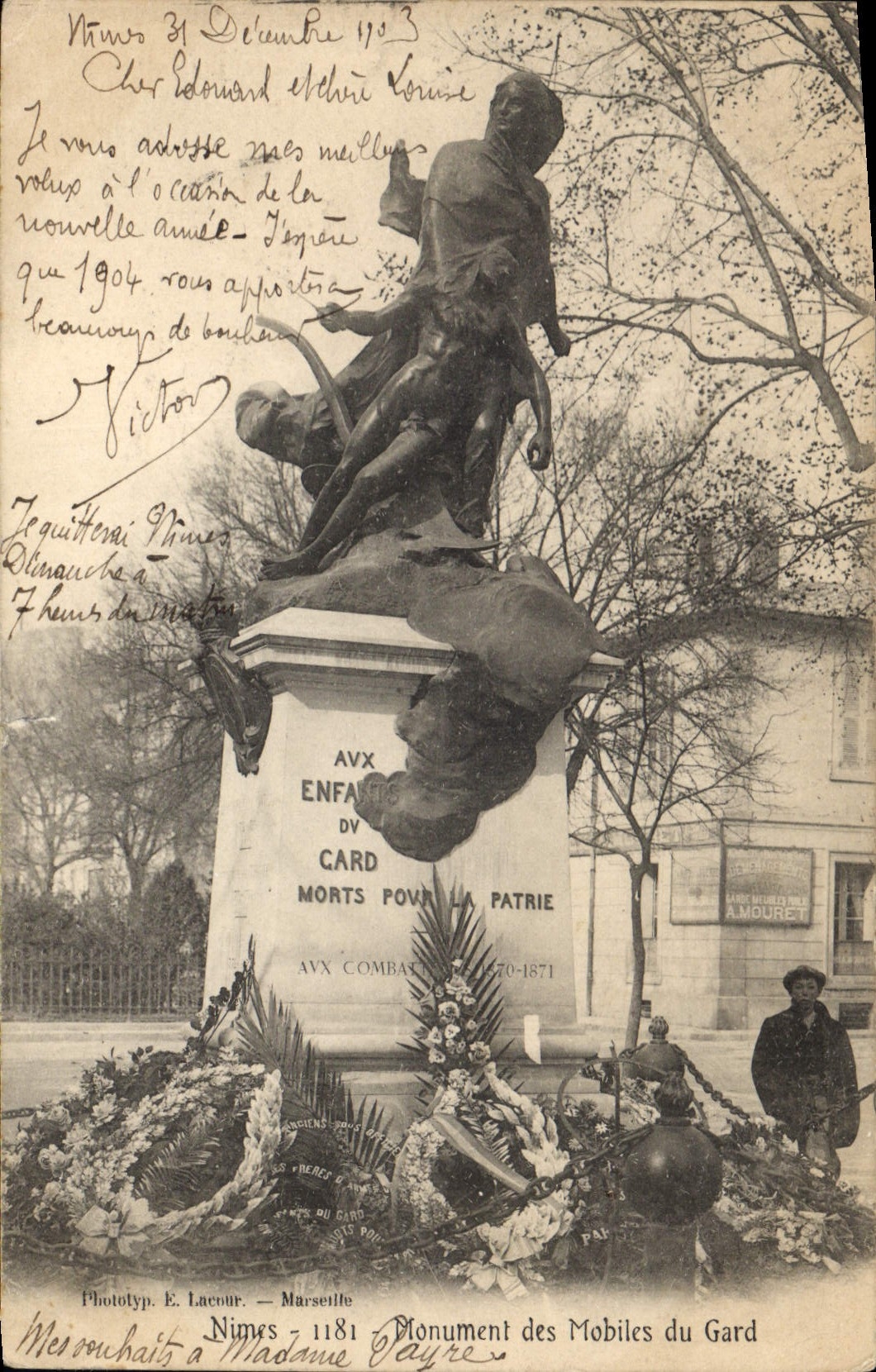 CPA Nimes Monument des Mobiles du Gard 
