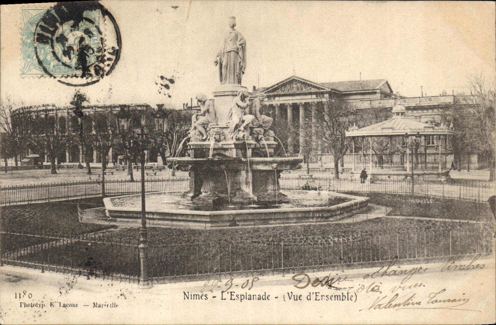 CPA Nimes L'Esplanad Vue d'Ensemble 