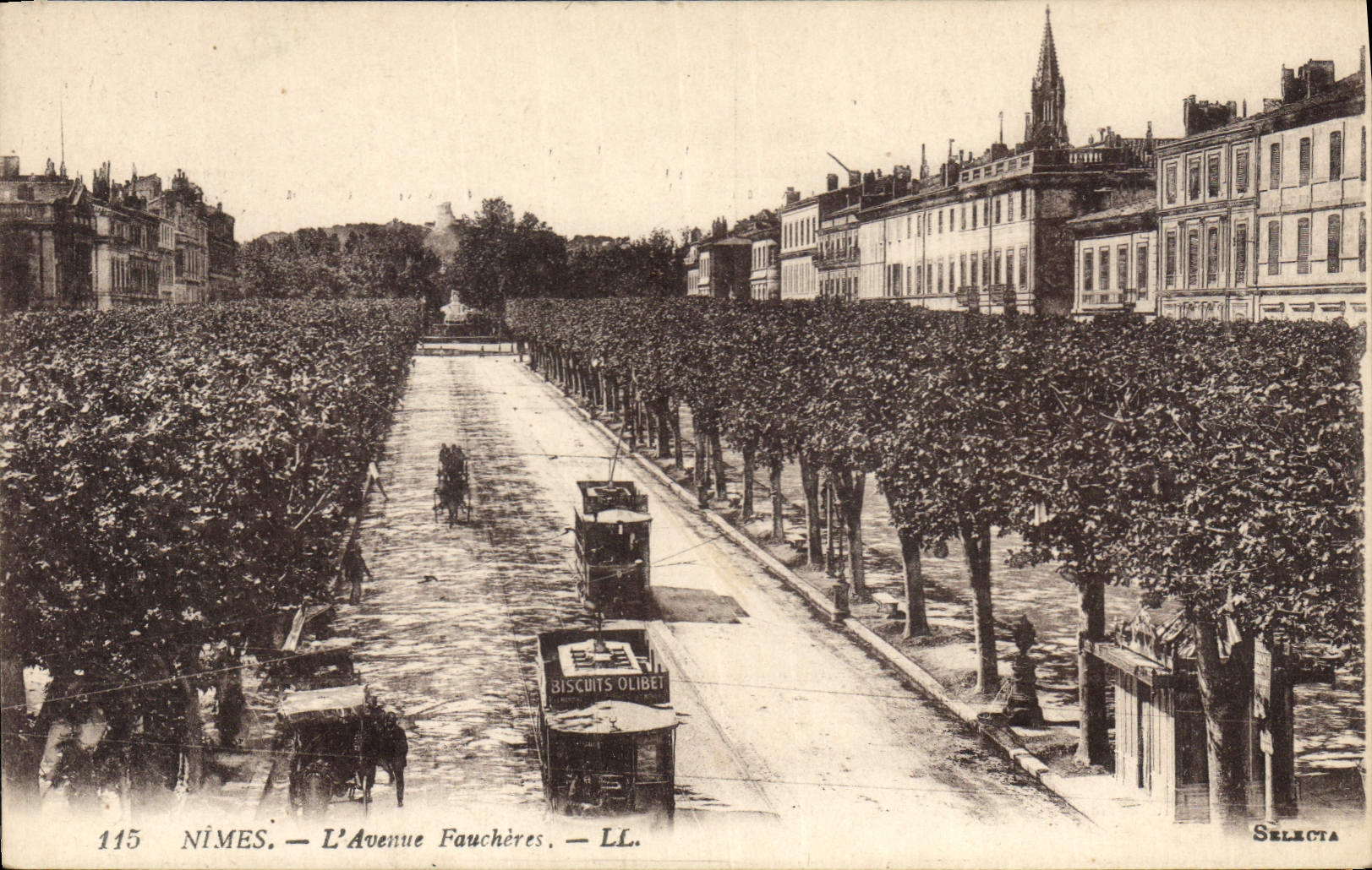 CPA Nimes L'Avenue Faucheres Tramway