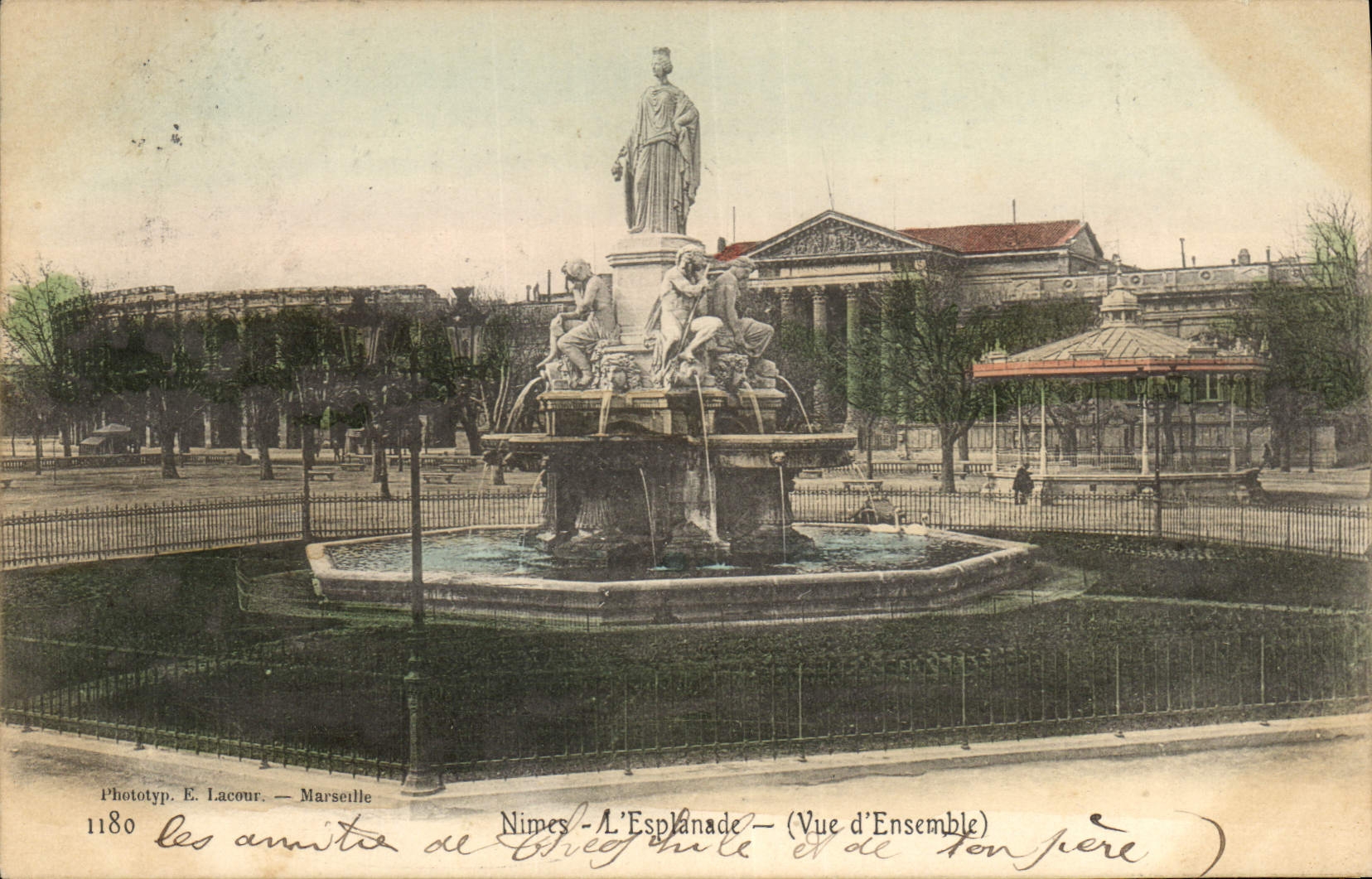 CPA Nimes L'Esplanade Vue d'Ensemble 
