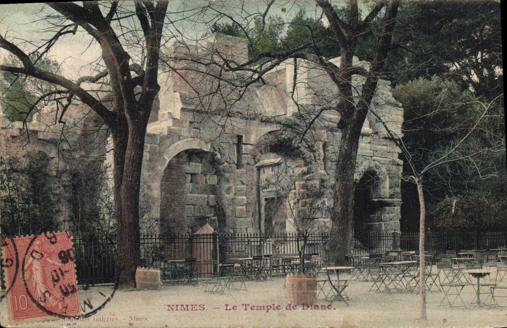 CPA Nimes Le Temple de Diane 
