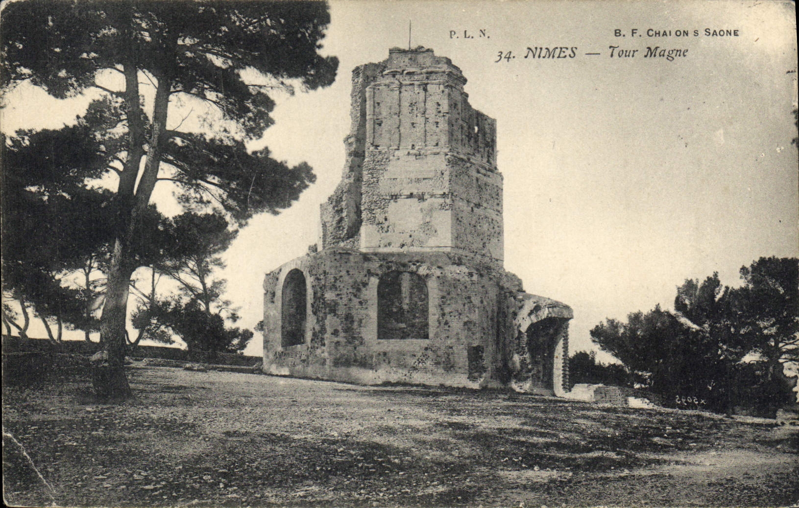CPA Nimes Tour Magne 