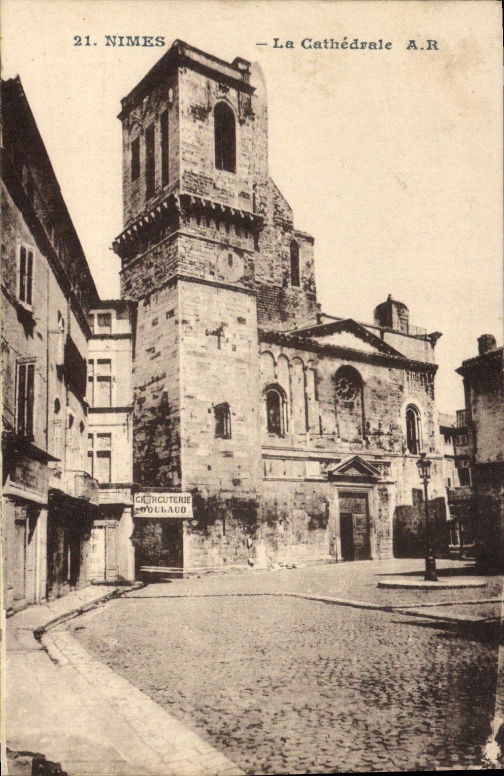 CPA Nimes La Cathedrale 