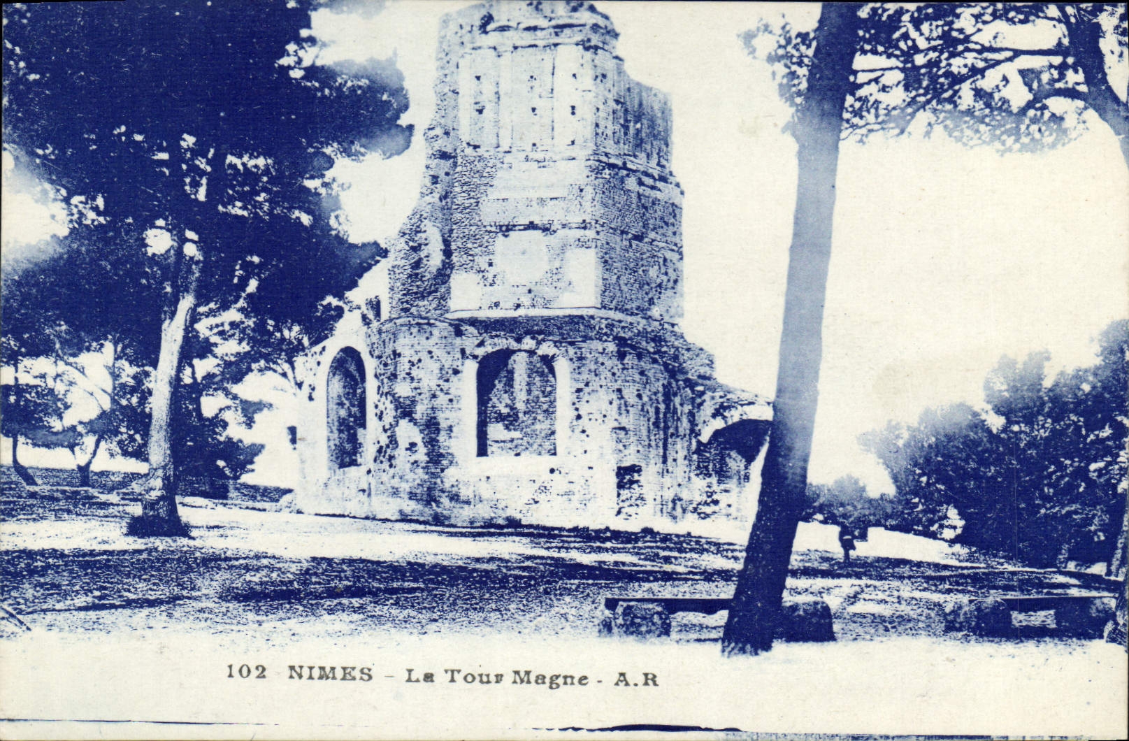 CPA Nimes La Tour Magne 
