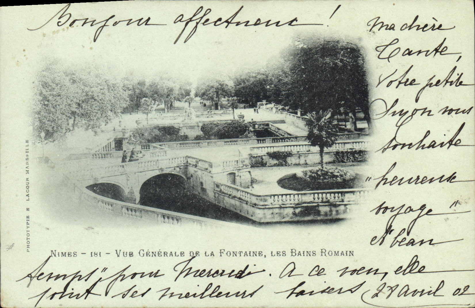 CPA Nimes Vue generale de la Fontaine les Bains Romain