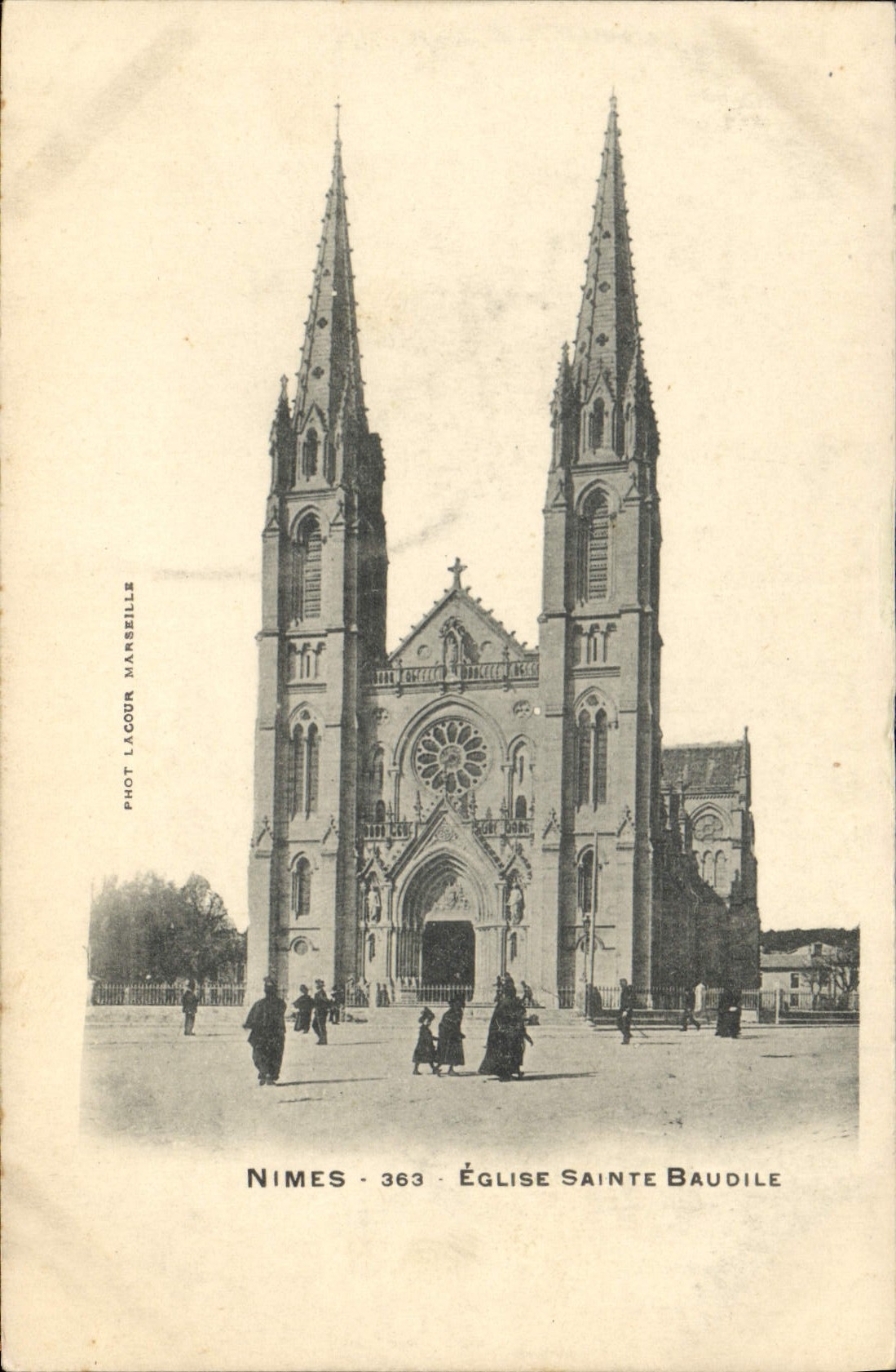 CPA Nimes Eglise Sainte Baudile 