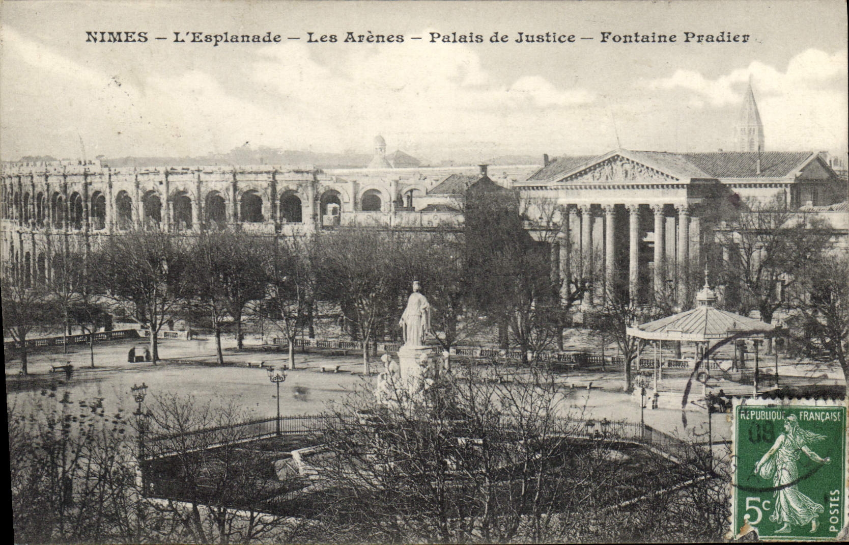 CPA Nimes L'Esplanade Les Arenes Palais de Justice Fontaine Pradier