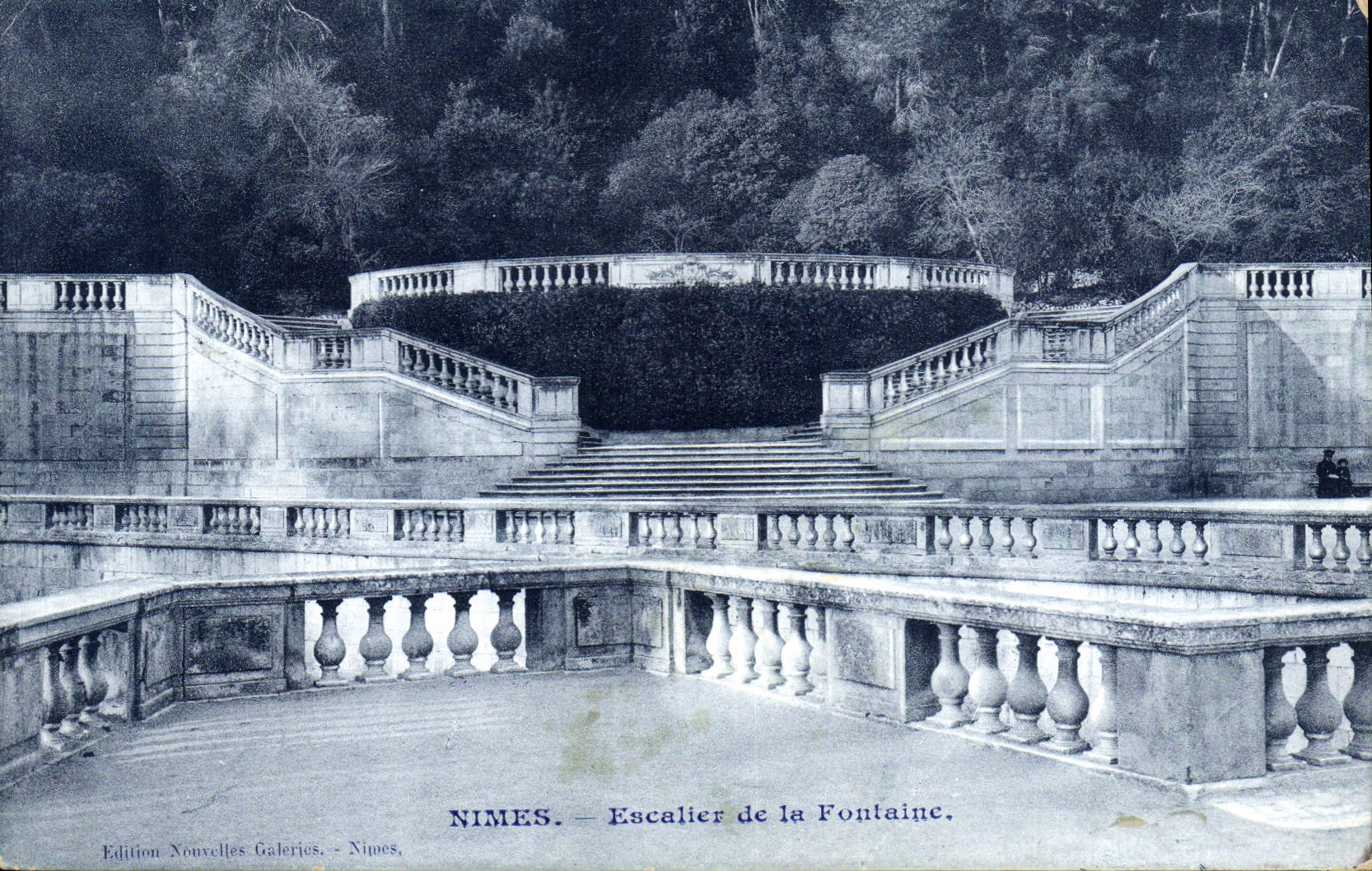 CPA Nimes Escalier de la Fontaine 