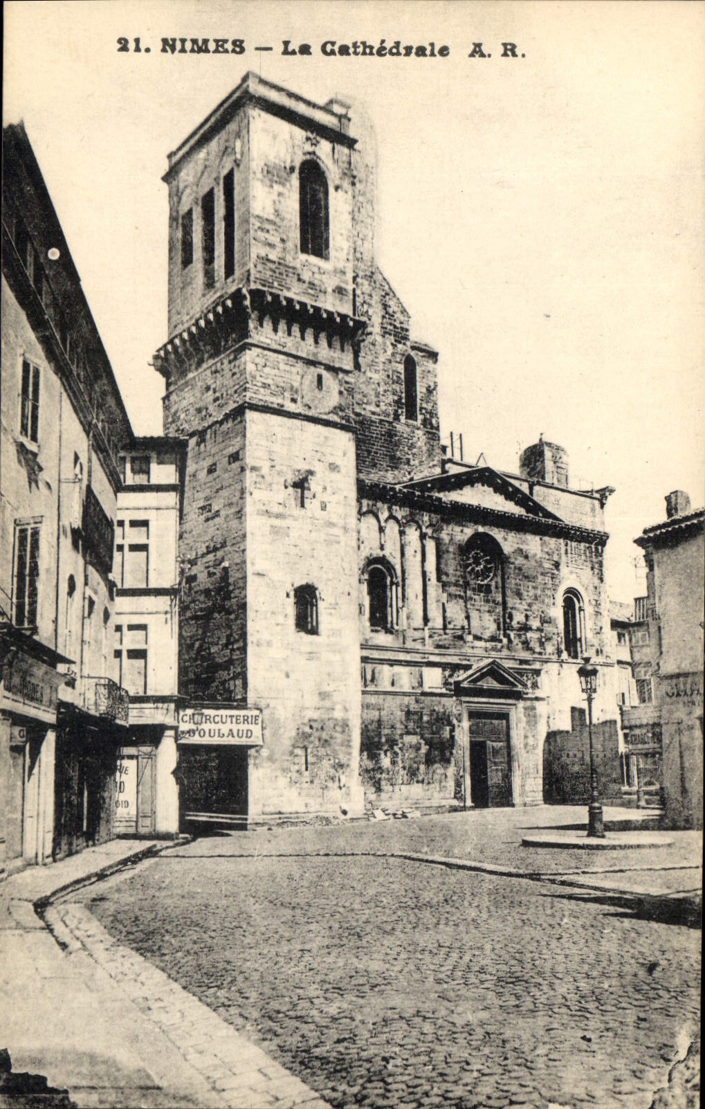 CPA Nimes la Cathedrale 