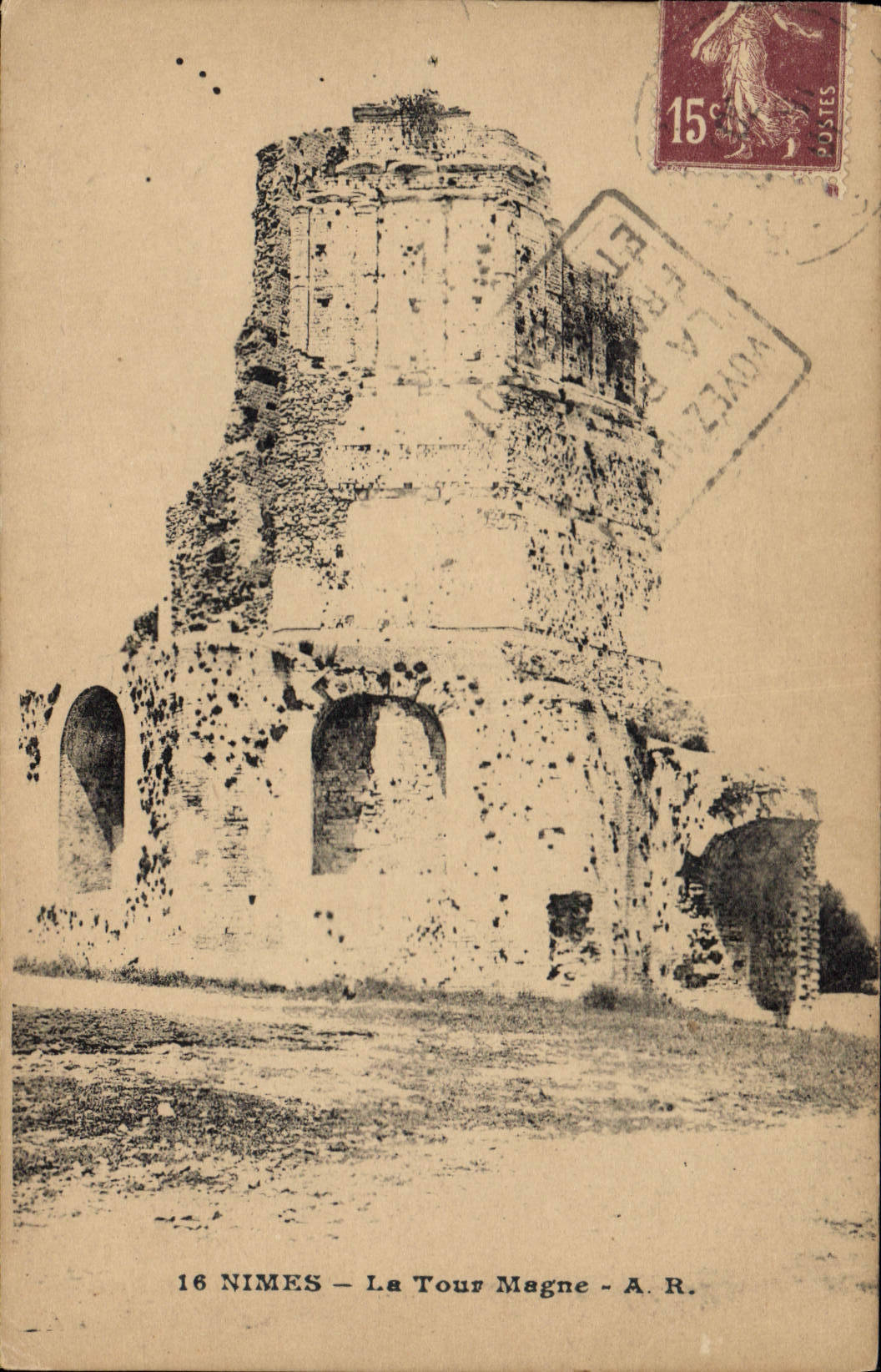 CPA Nimes la Tour Magne 