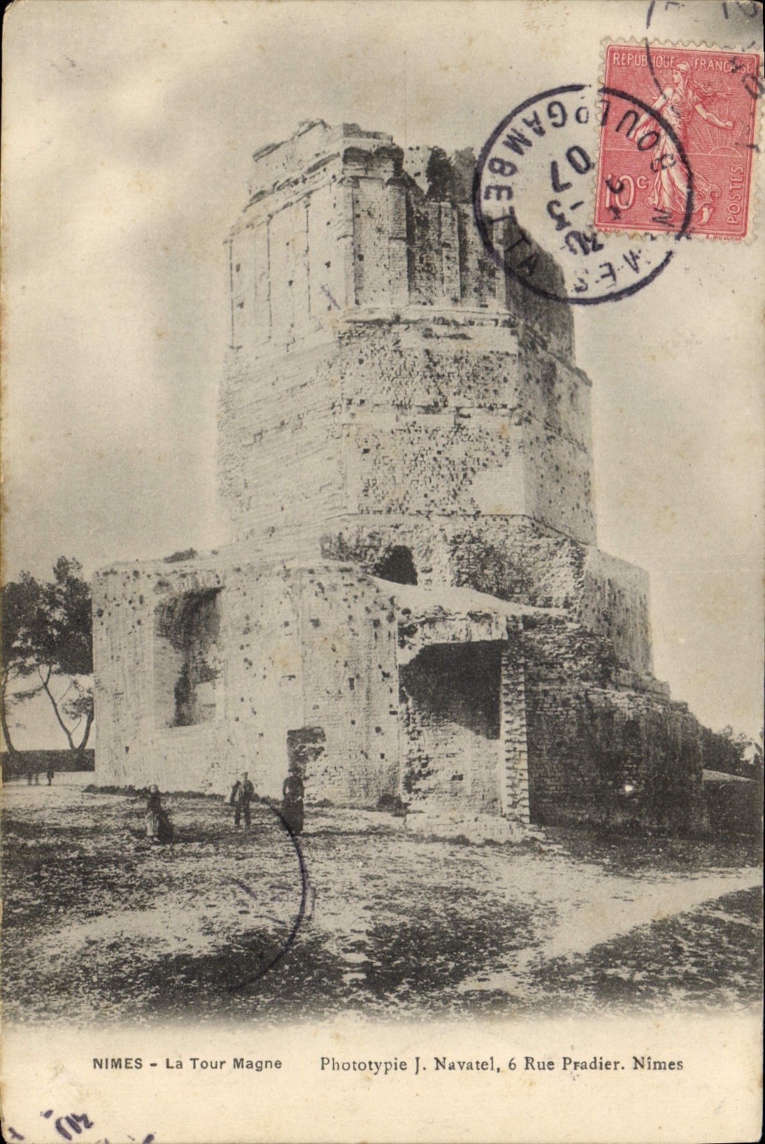 CPA Nimes la Tour Magne 
