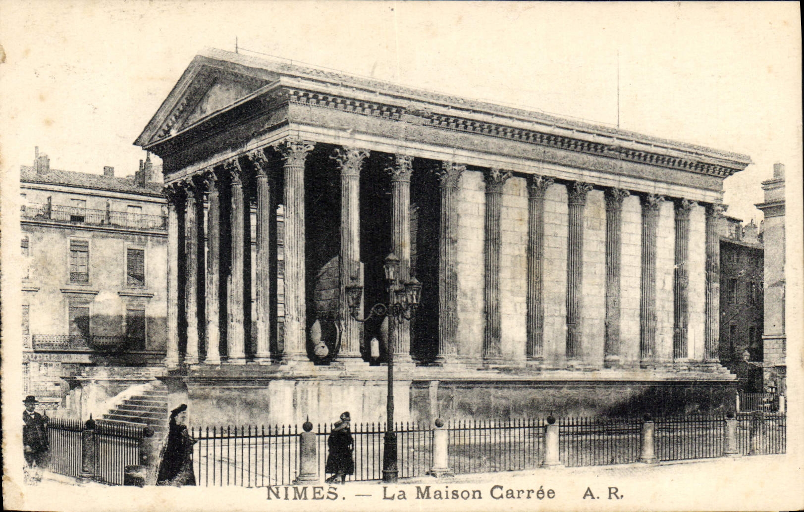 CPA Nimes la Maison Carree 
