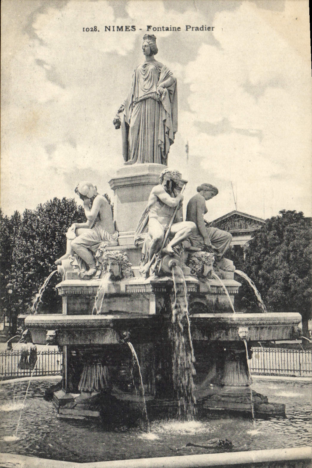 CPA Nimes Fontaine Pradier 