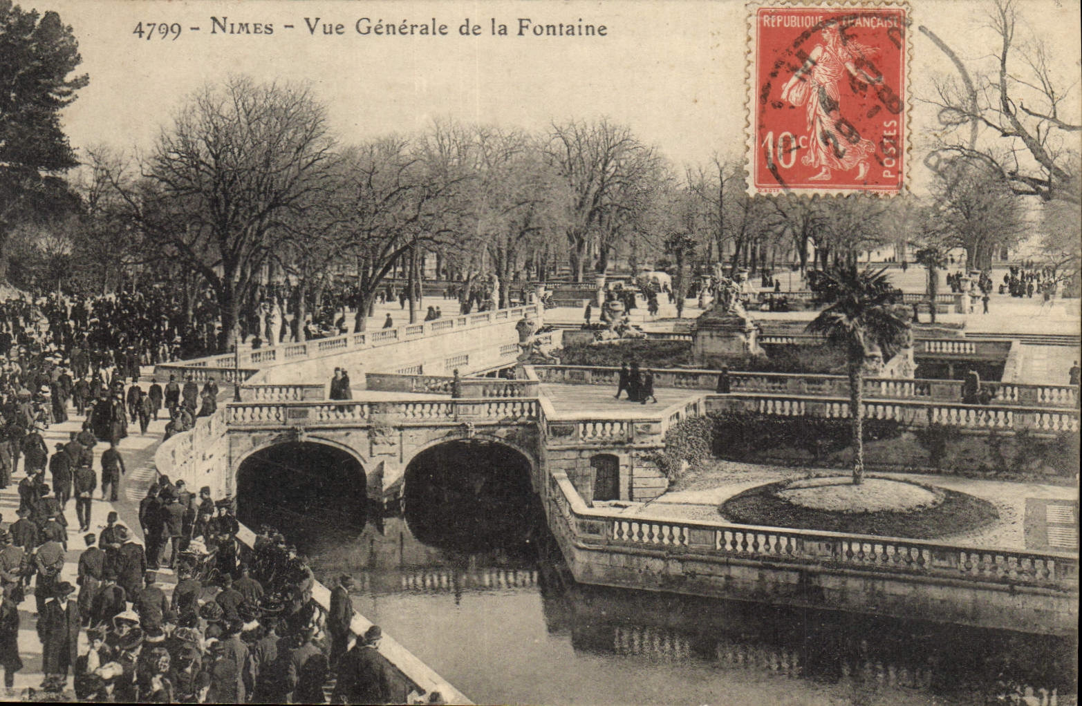 CPA Nimes vue generale de la Fontaine 