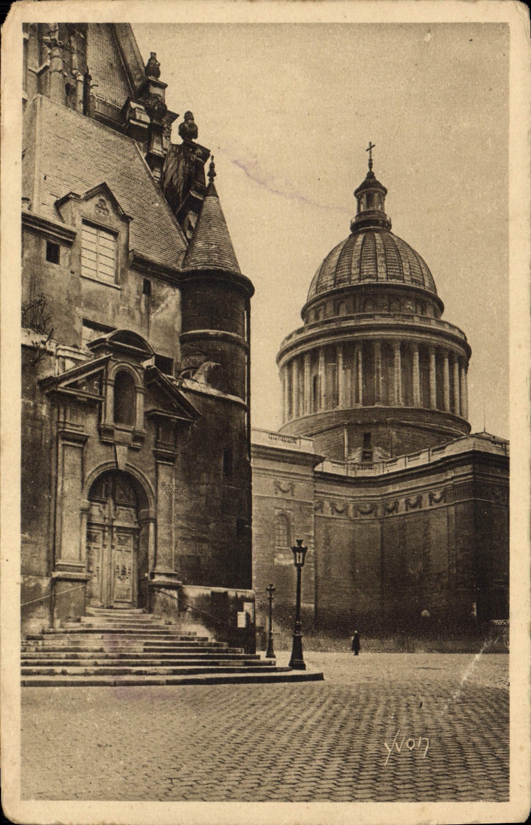 CPA Paris En Flanant Entree Laterale de l'eglise St Etienne du Mont et Dome du Pantheon
